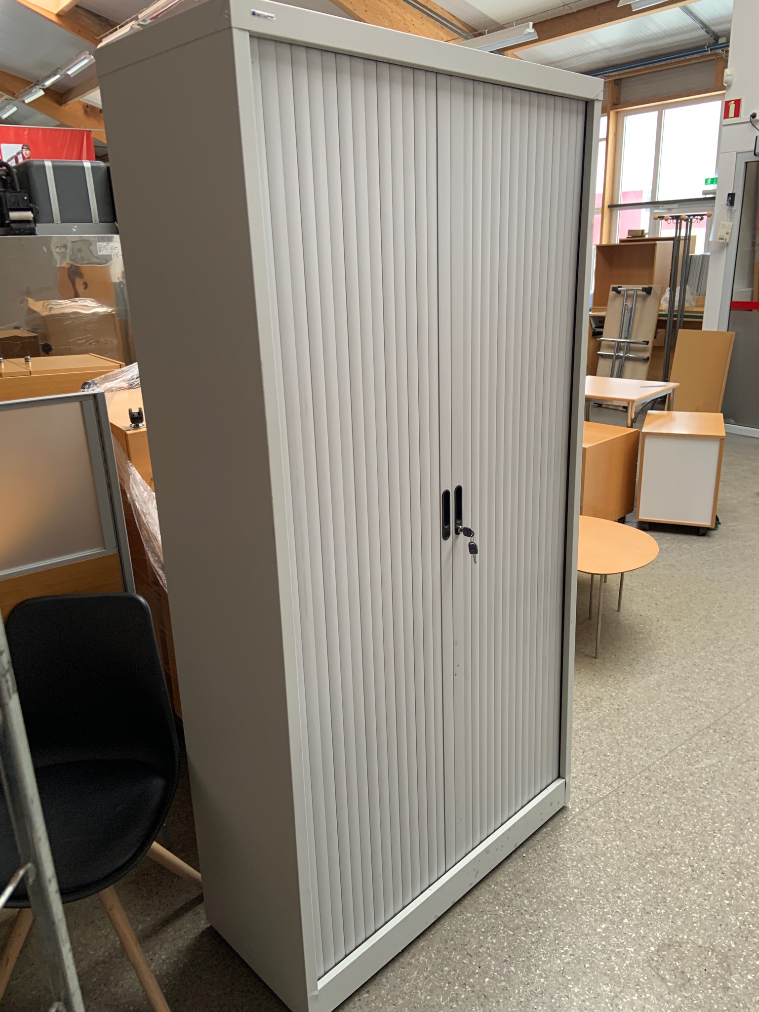 Selt-Metal design renniskápur