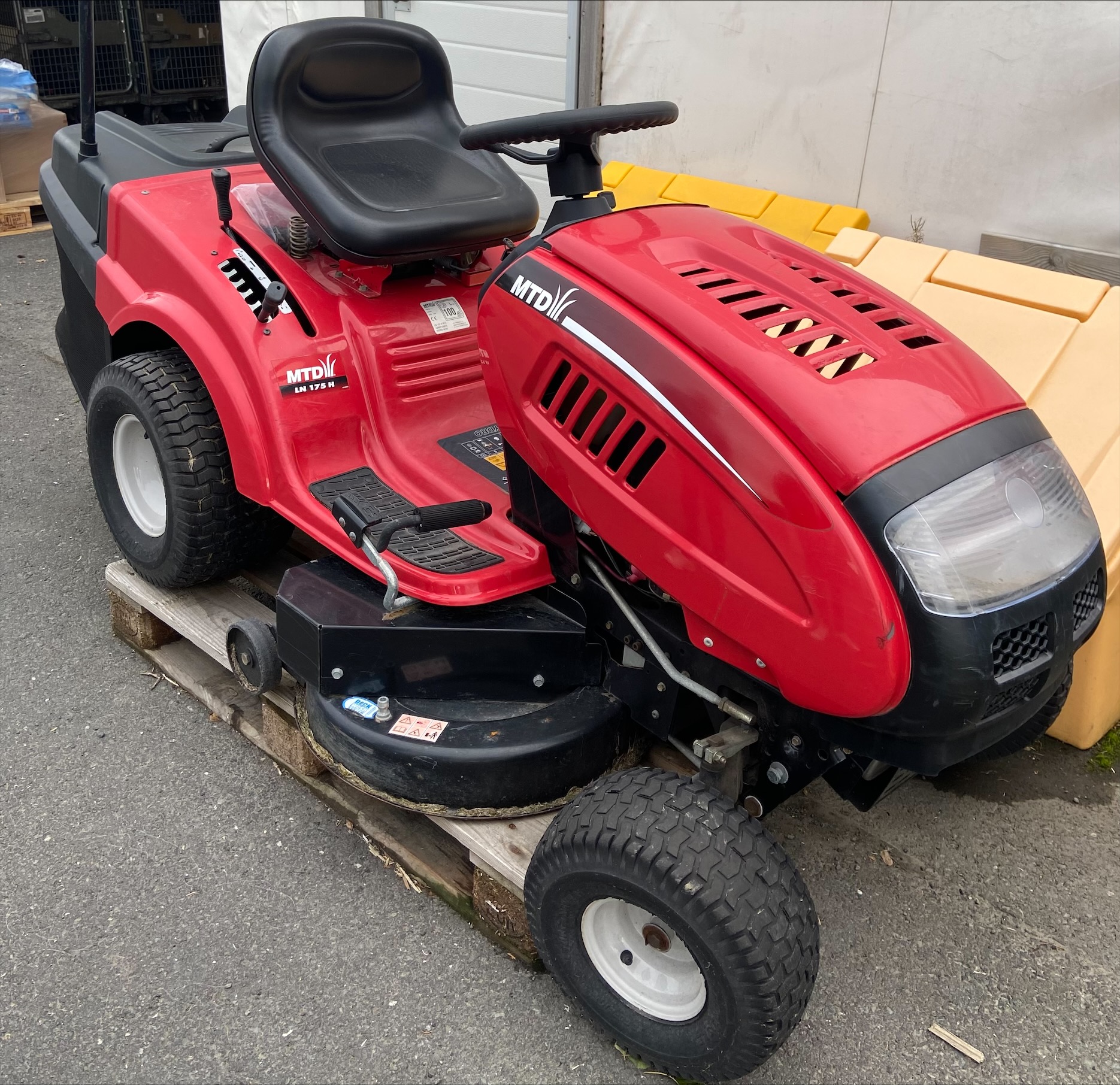 SELT - MTD Sláttutraktor 500cc Series 4 175