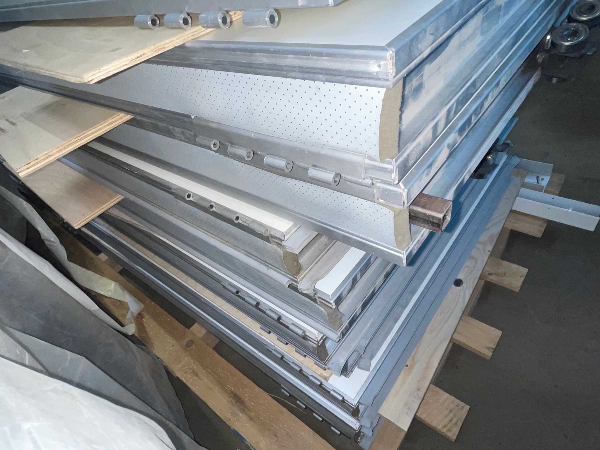 Felliveggur, flekaveggur B560 x H280 sm. 3