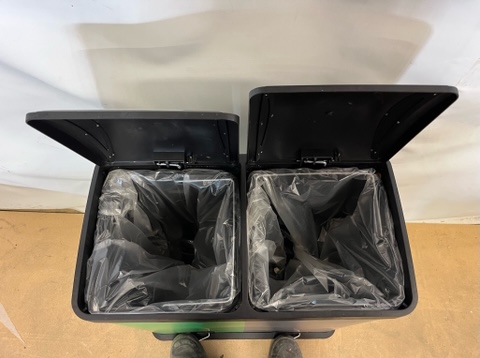 SELT / SOLD Flokkunartunna 2 x 30ltr 4