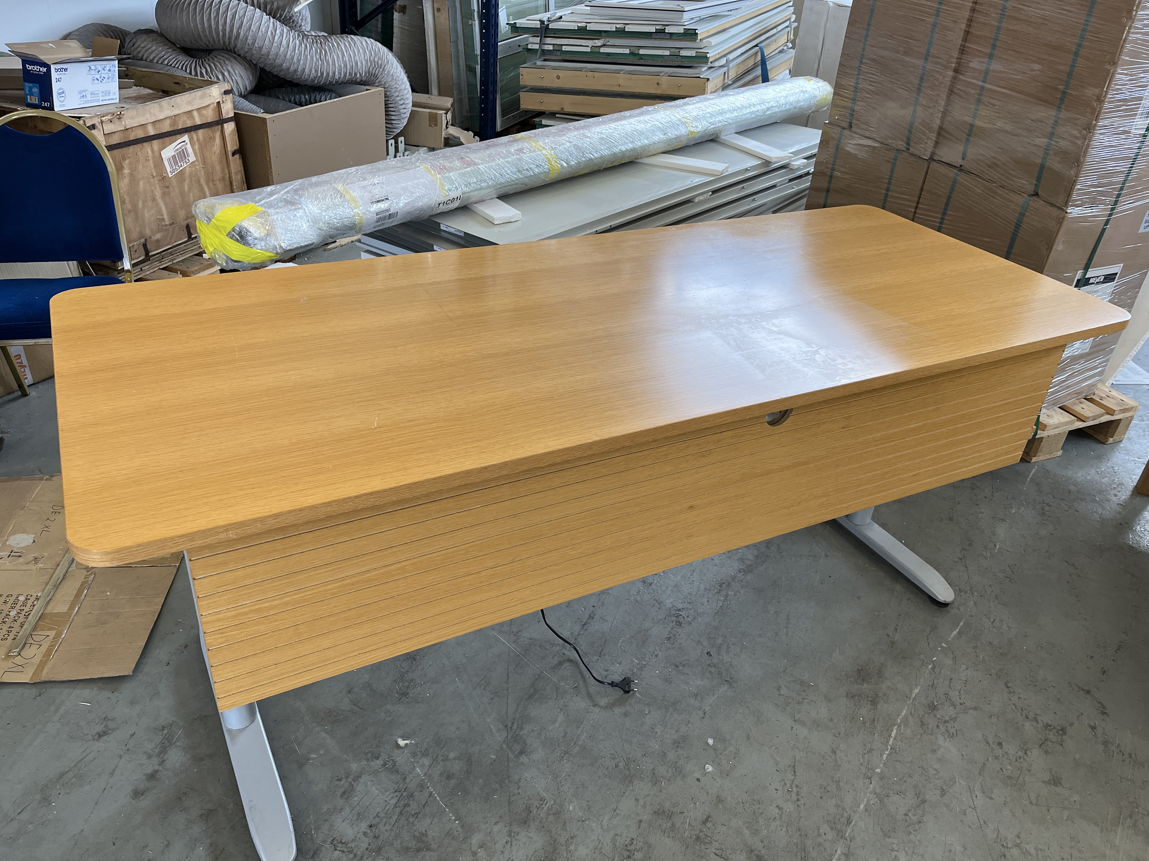 SELT / SOLD - Rafmagnsborð 200x80 eik frá Á. Guðmundsson
