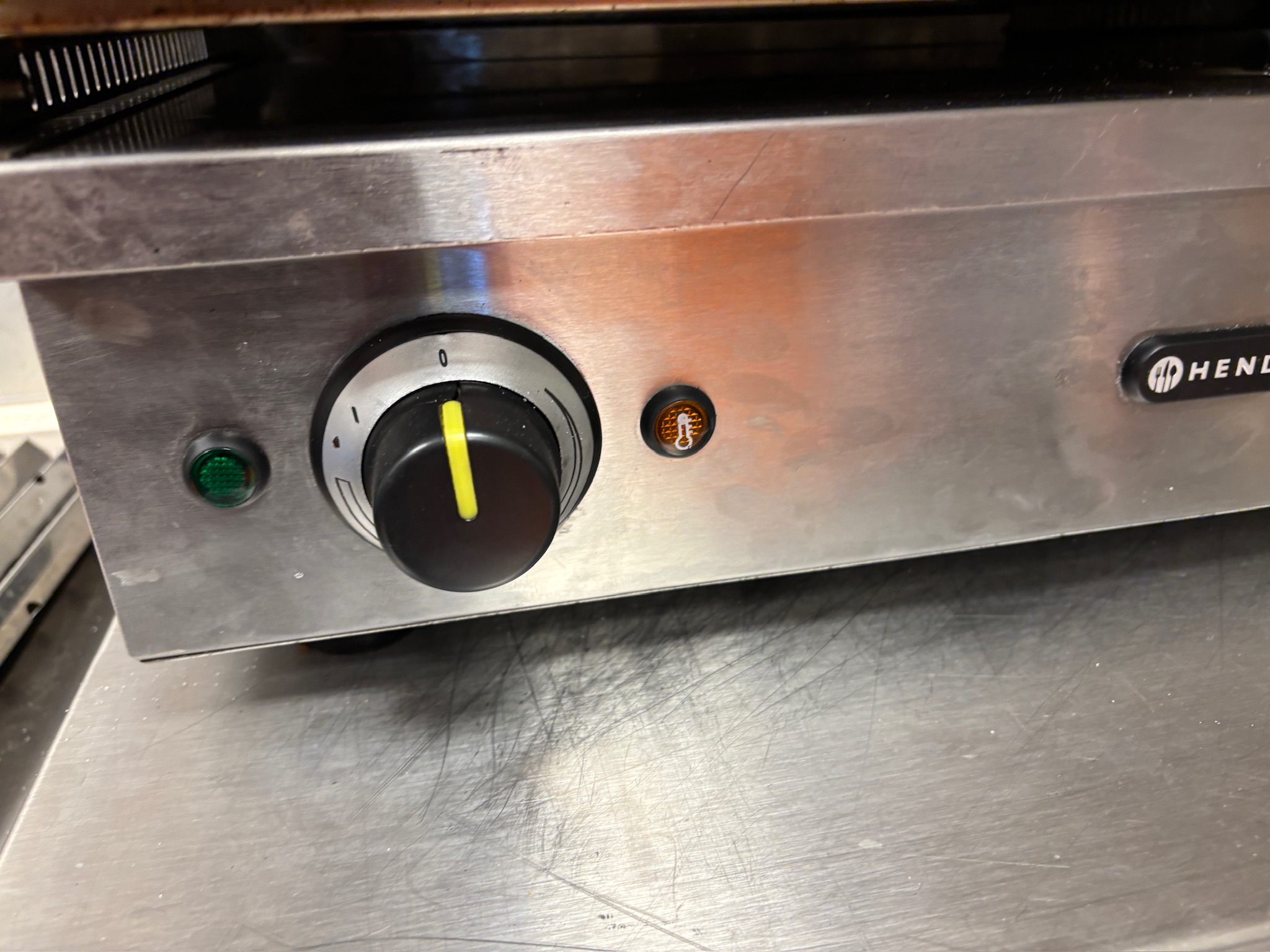 SELT / SOLD Hendi salamander grill 5