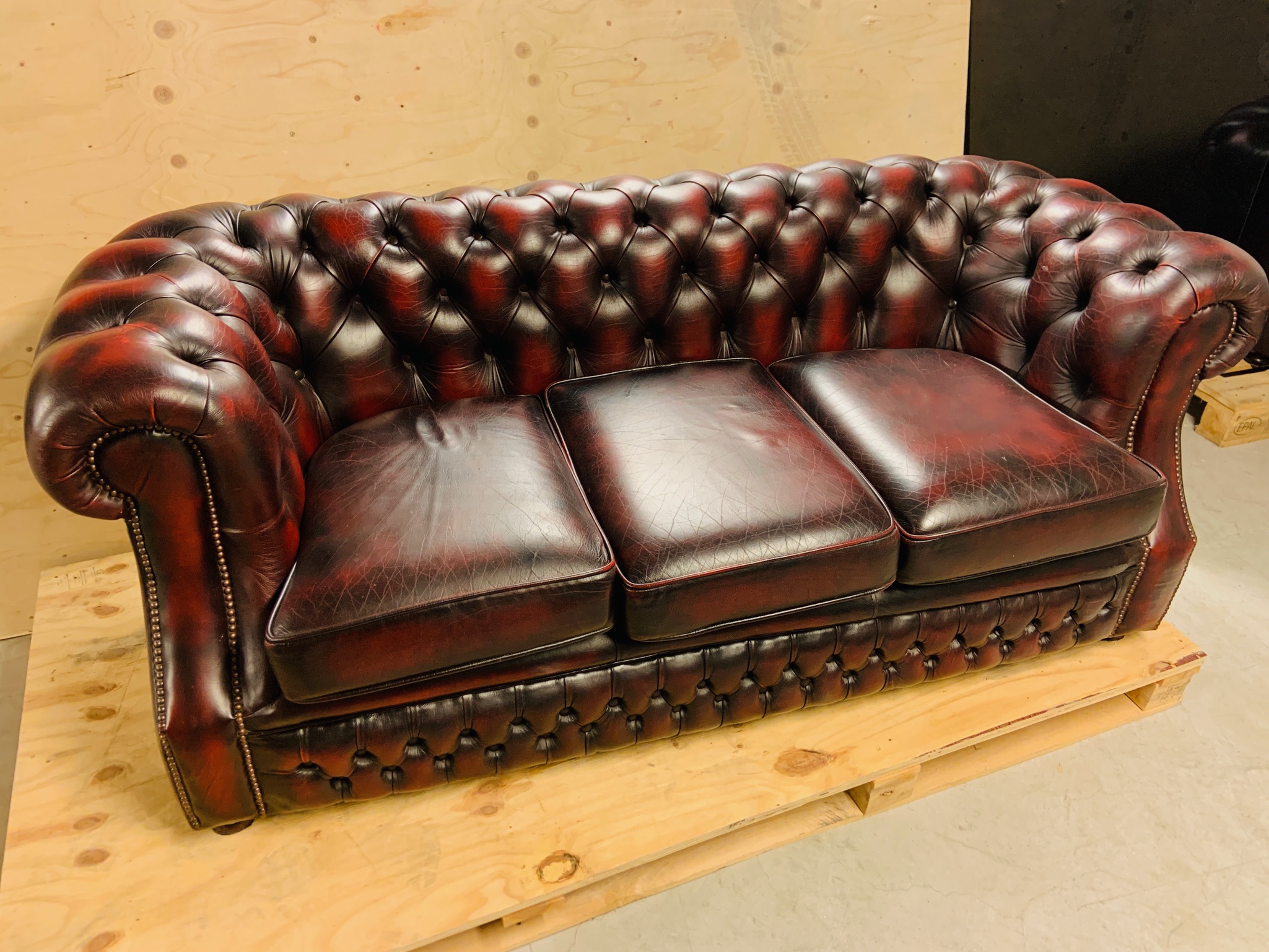 SELT / SOLD-Chesterfield sófasett 3+1+1