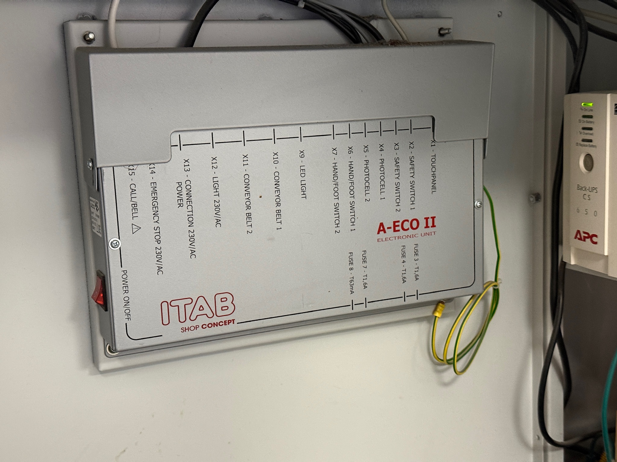 SELT / SOLD Afgreiðslufæribandaborð - ITAB Shop Concept 8