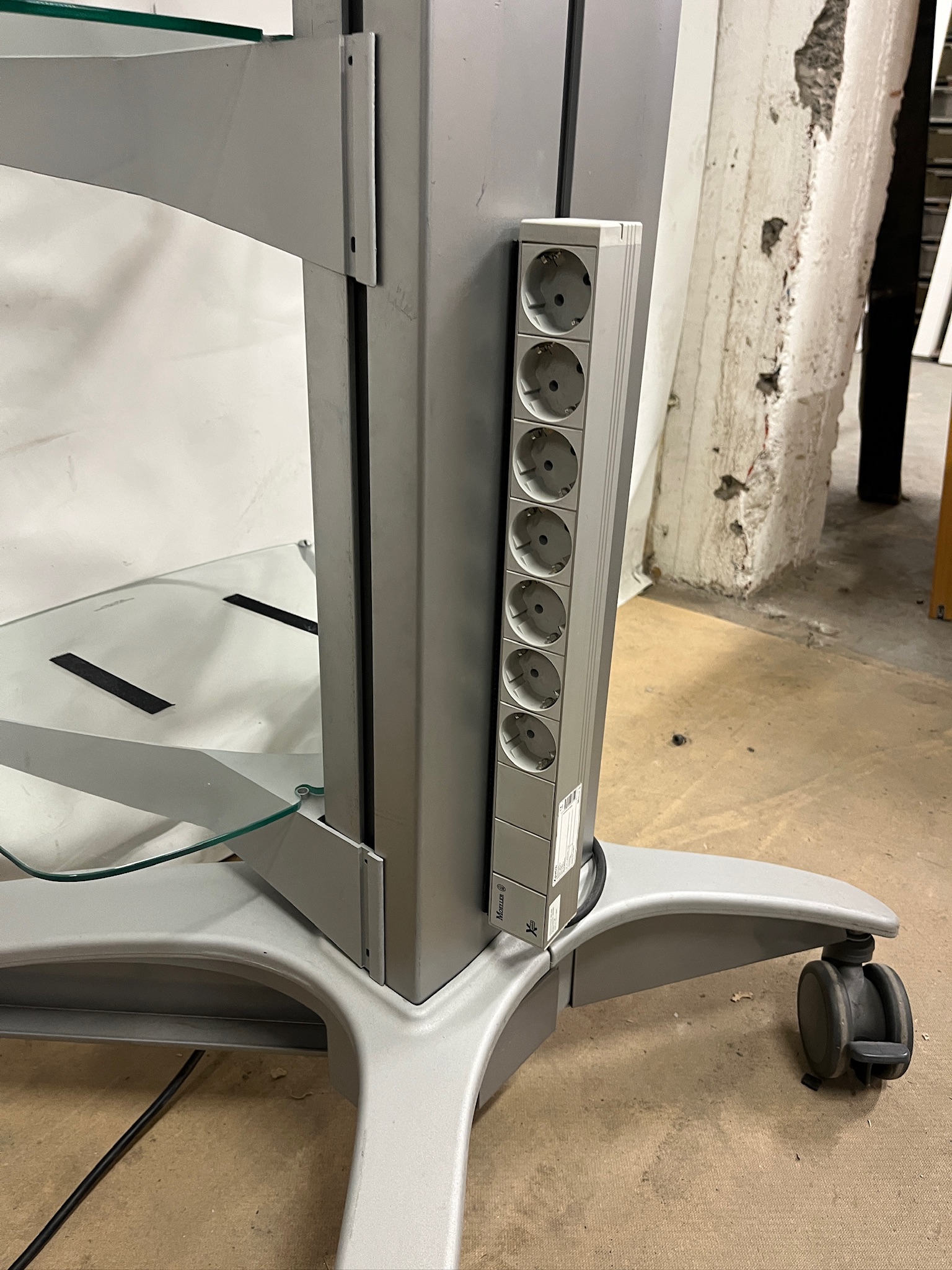 SELT / SOLD Ergotron sjónvarpsstandur 8