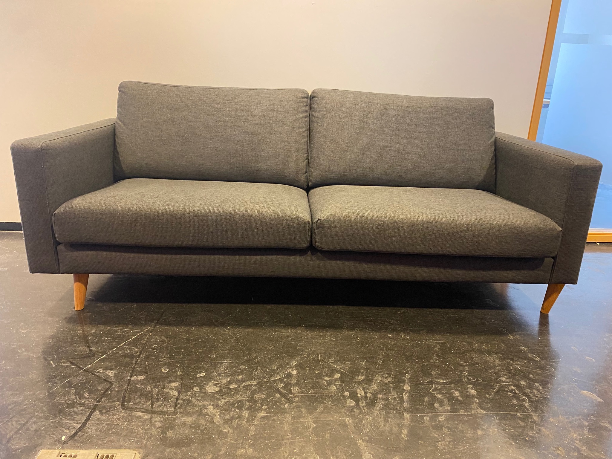 SELT / SOLD Vandaður sófi, B205 x D93 sm. 2