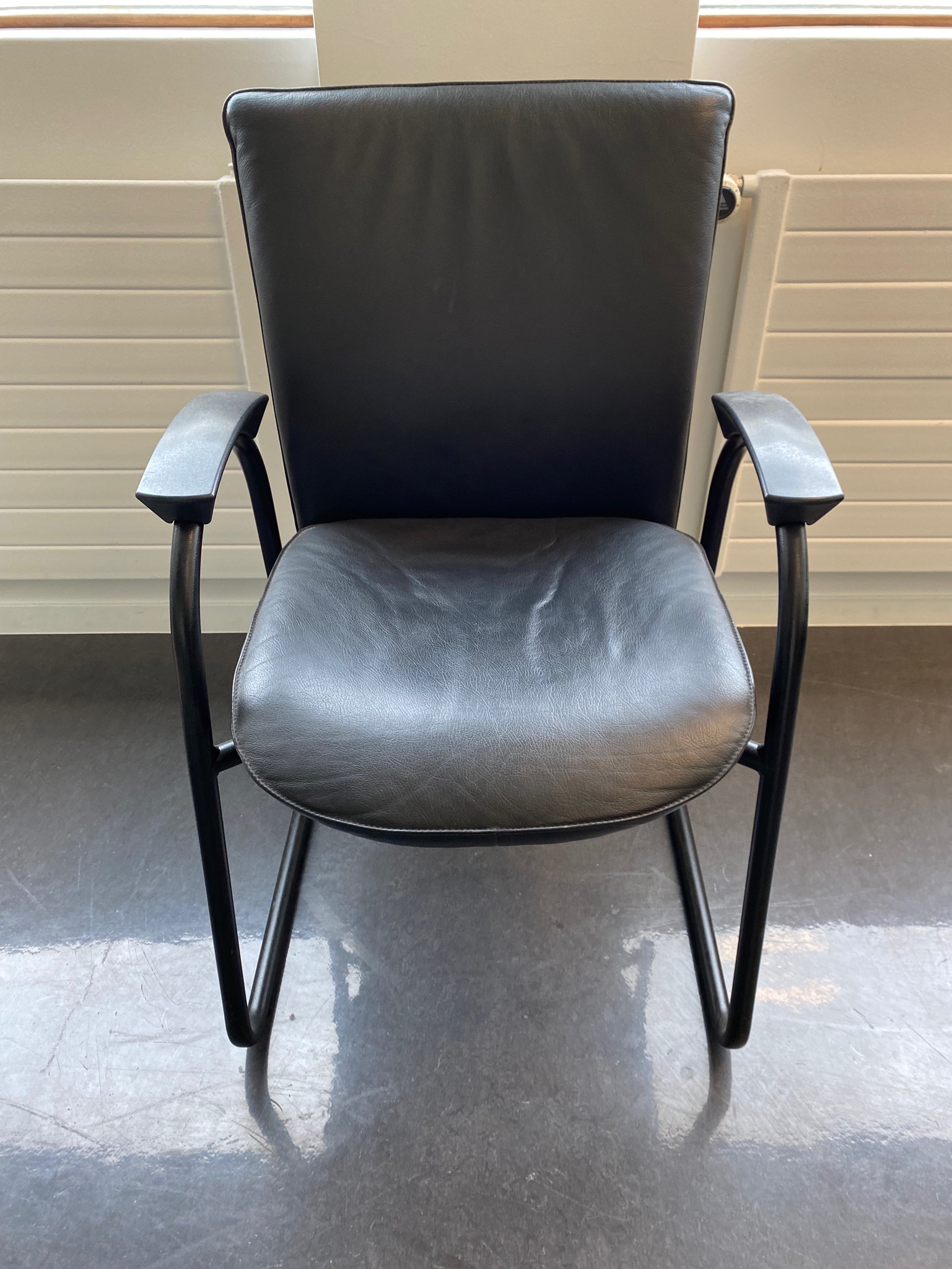 SELT / SOLD Interstuhl leður fundarstólar frá Pennanum 2