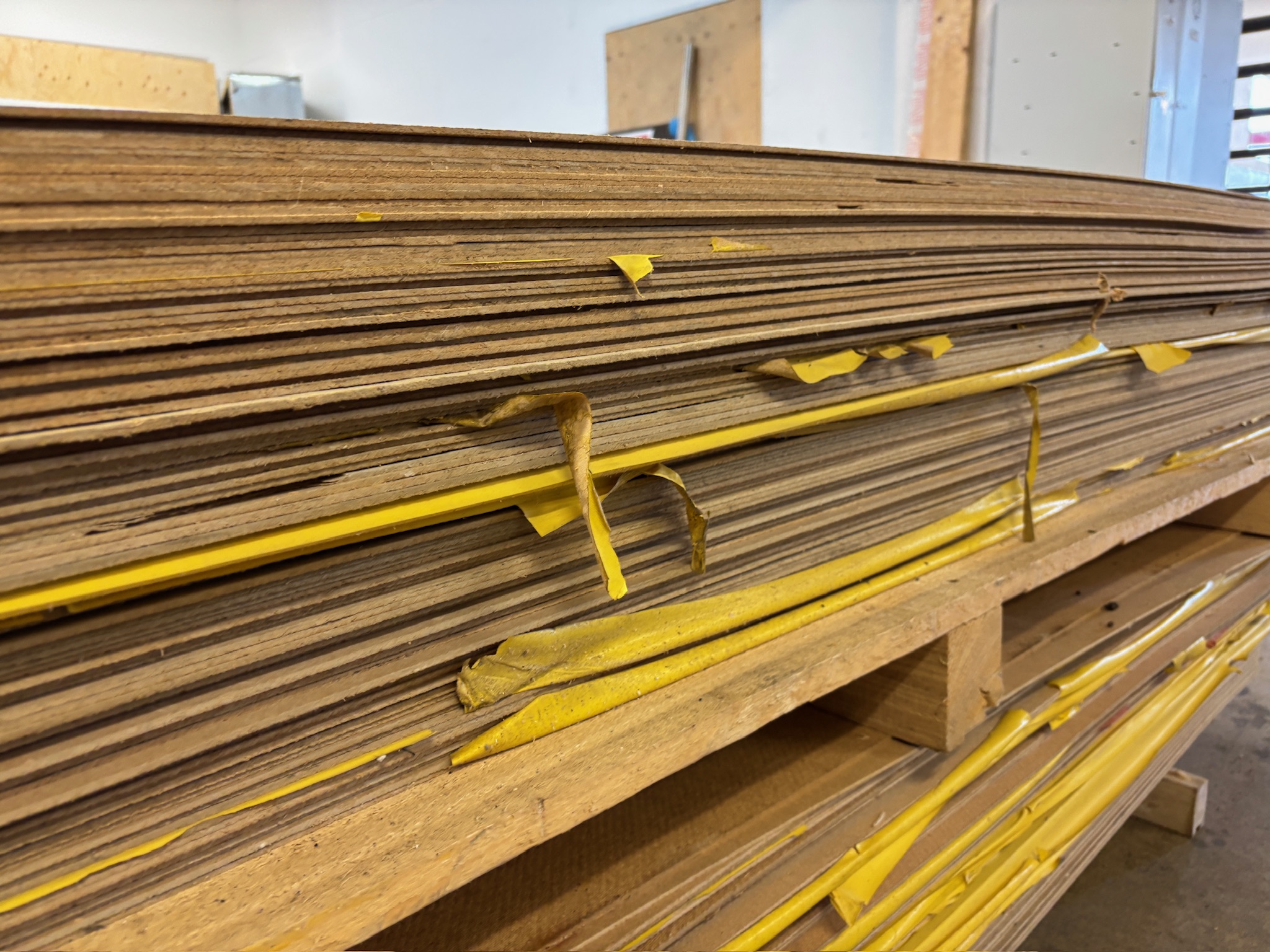 SELT / SOLD Masonitplötur H tex standard 3mm 275x122sm. (ca 465stk) 7