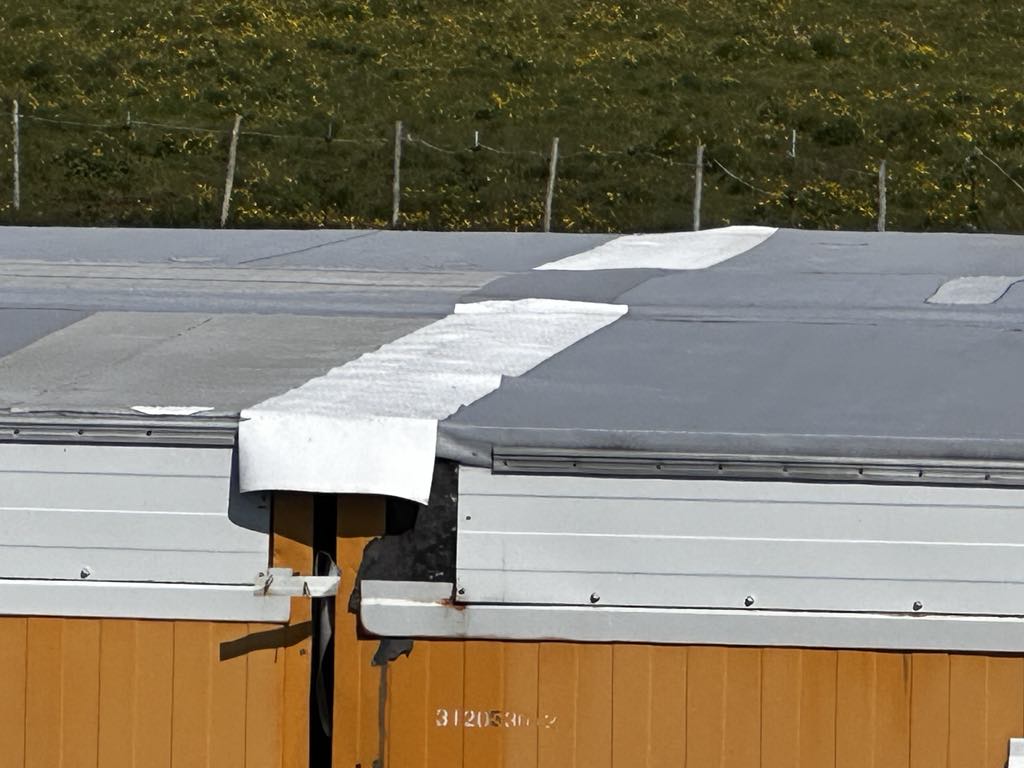 Gámaeiningar - sumarhús - vinnubúðir - skrifstofur 10 einingar 30 Herb, 5 Stk. WC, 11