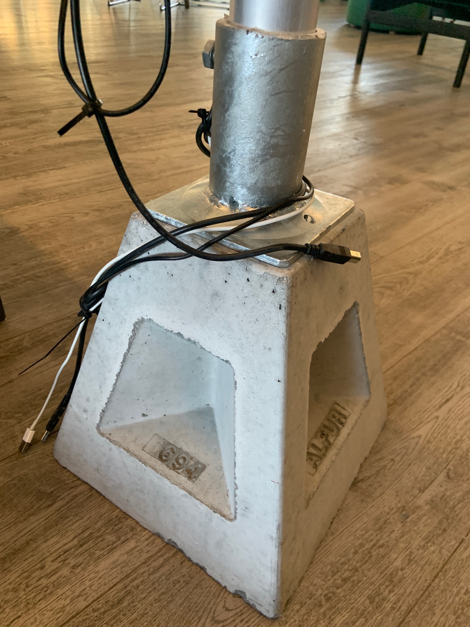 SELT / SOLD Tékkaðu þig inn! Ipadskilti 10