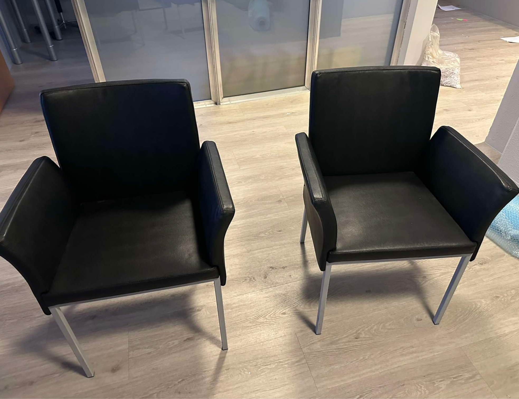 SELT/SOLD Flottir fundastólar. (2 stk.)