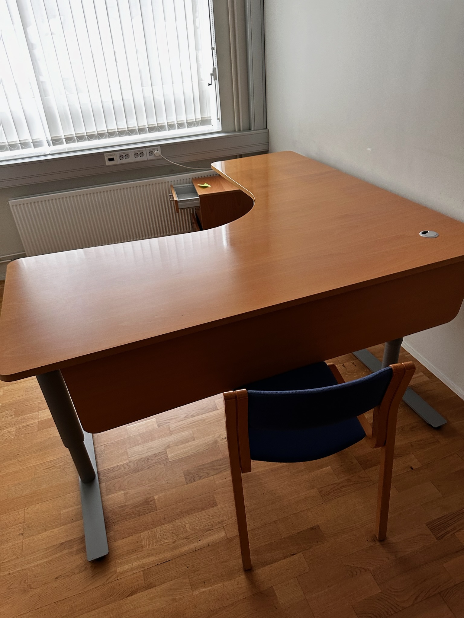 SELT / SOLD Rafmagnshornborð frá Á. Guðmundsson 9