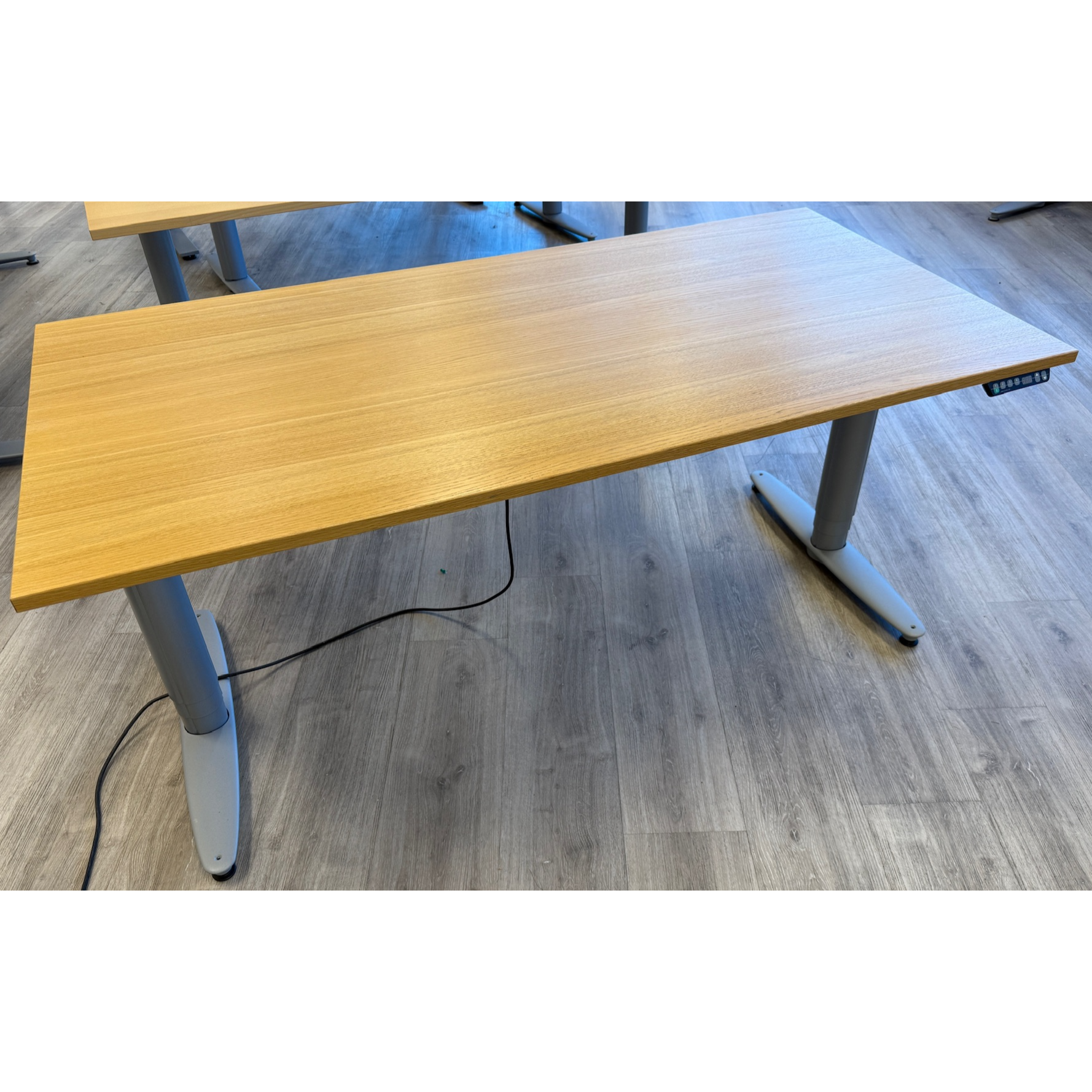 SELT / SOLD Kinnarps rafmagnsborð, B160xD80sm.
