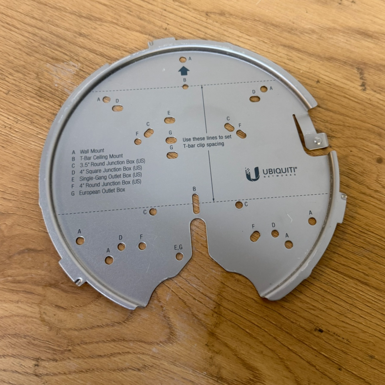 SELT / SOLD UniFi þráðlaus aðgangspunktur frá Ofar 6