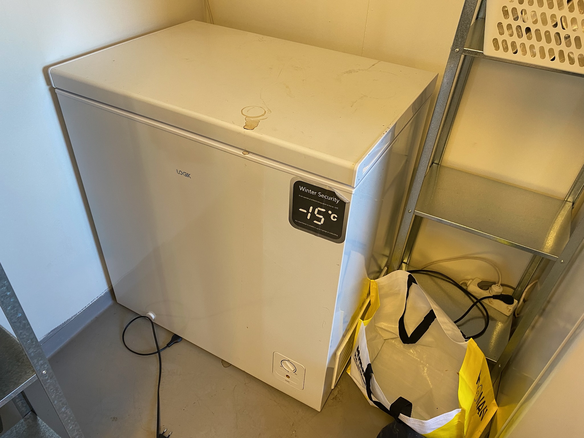 SELT / SOLD Logik frystikista - 198l