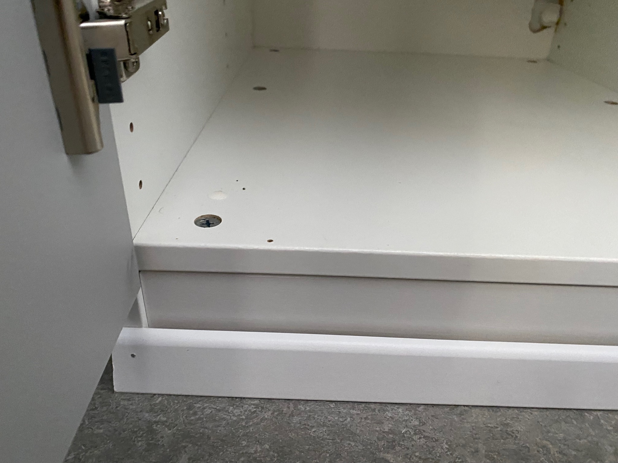 SELT / SOLD - Flott skápainnrétting, H238 x B313 sm. 11