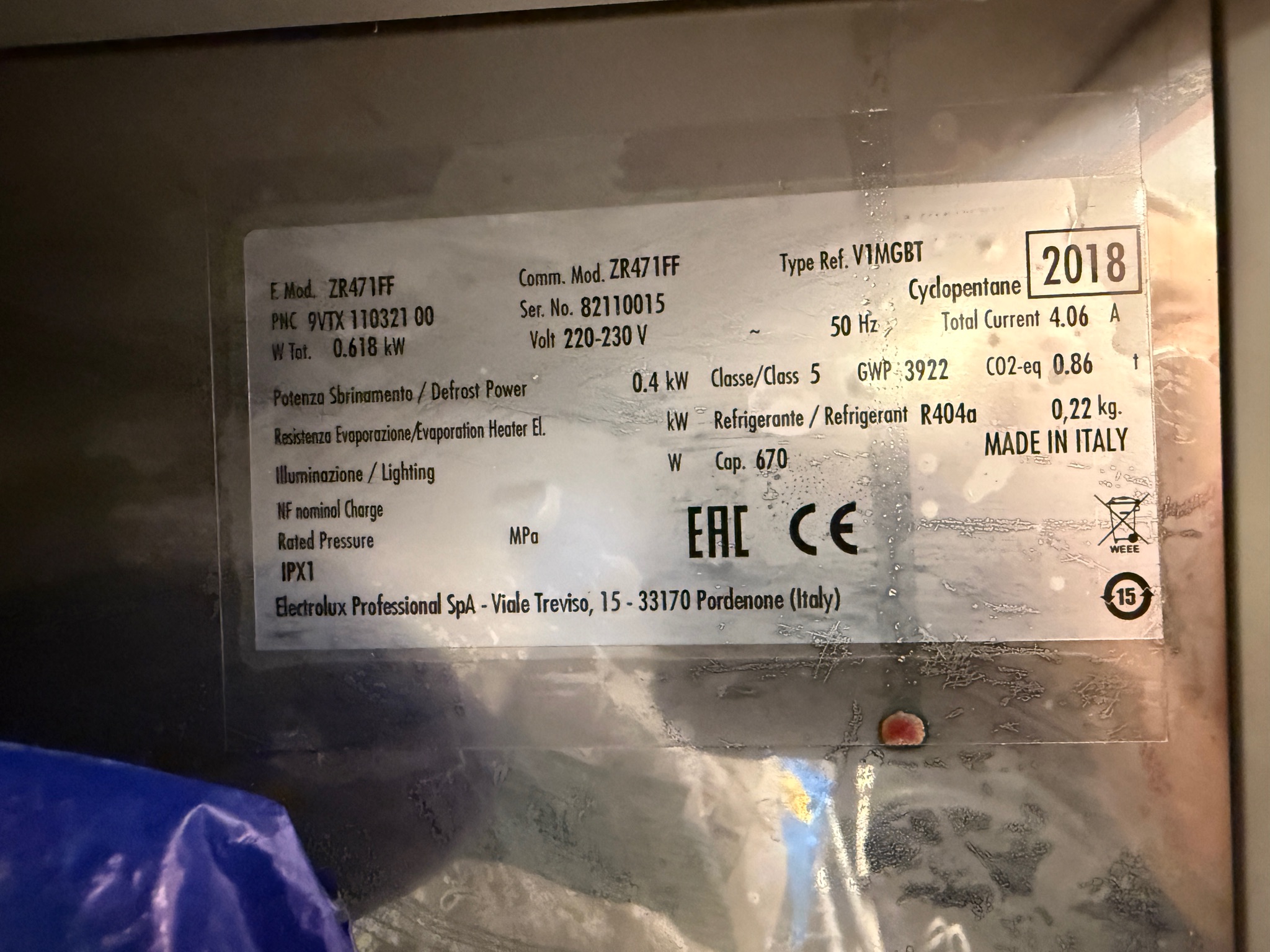 SELT / SOLD Zanussi frystiskápur, 670L, H206 x D83 x B71 sm. 10