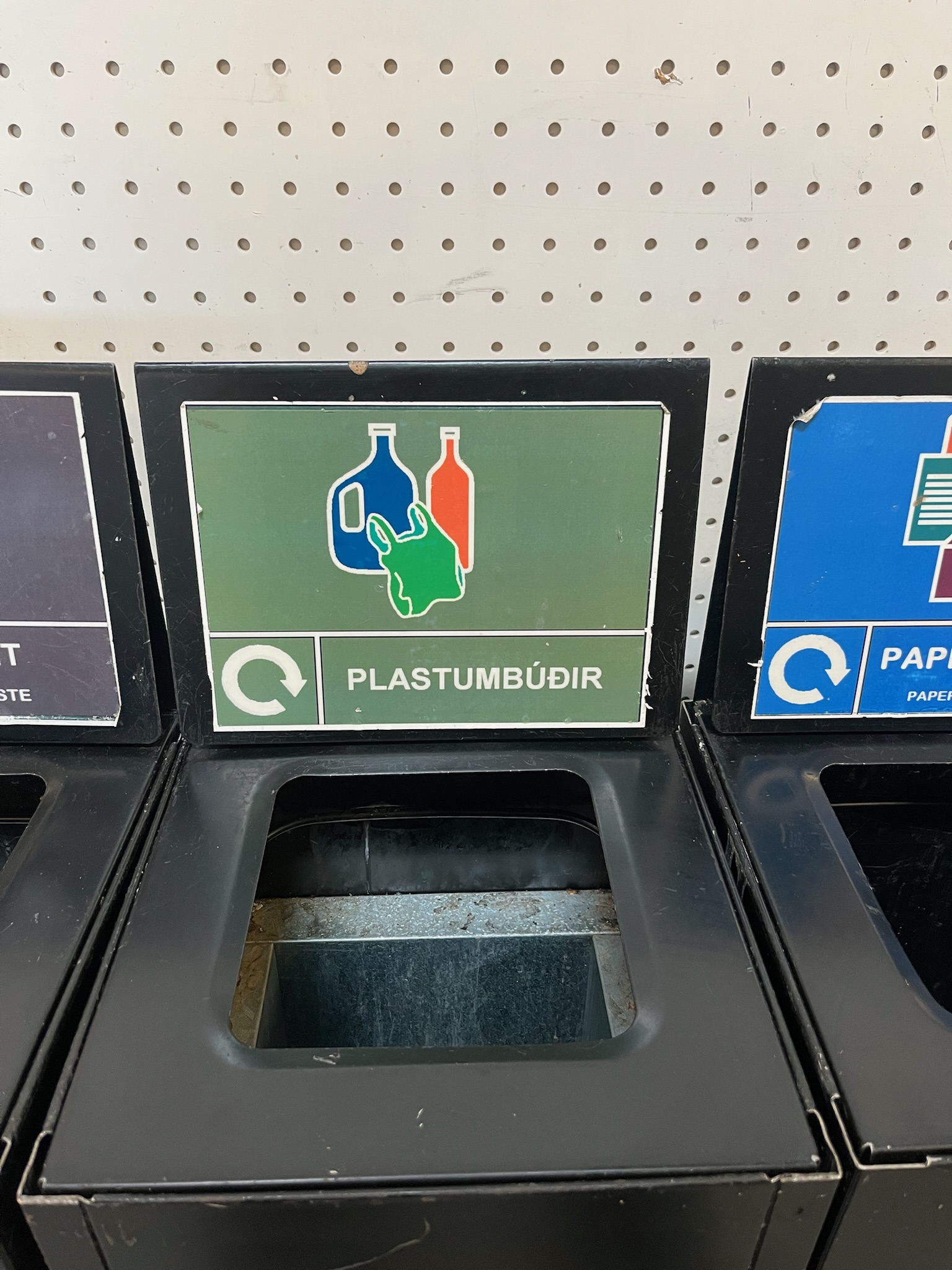 SELT / SOLD Flokkunartunnur frá Blikkás 4