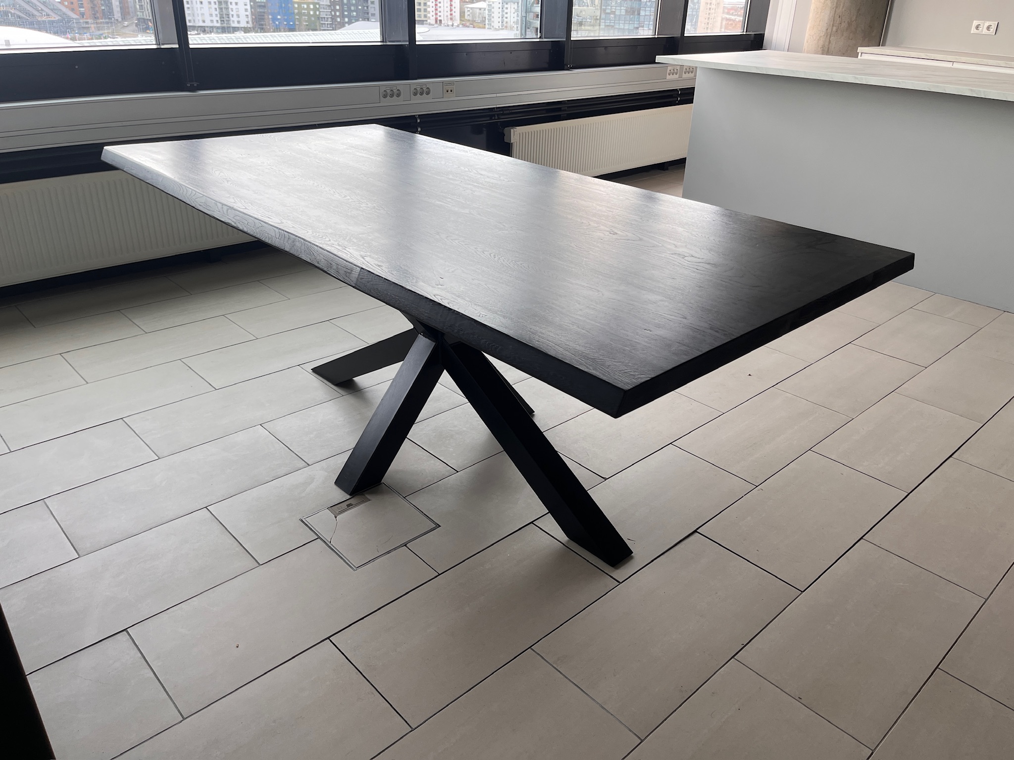 SELT / SOLD Sovana borðstofuborð frá Tekk, 6-8 manna, L240xB100sm.