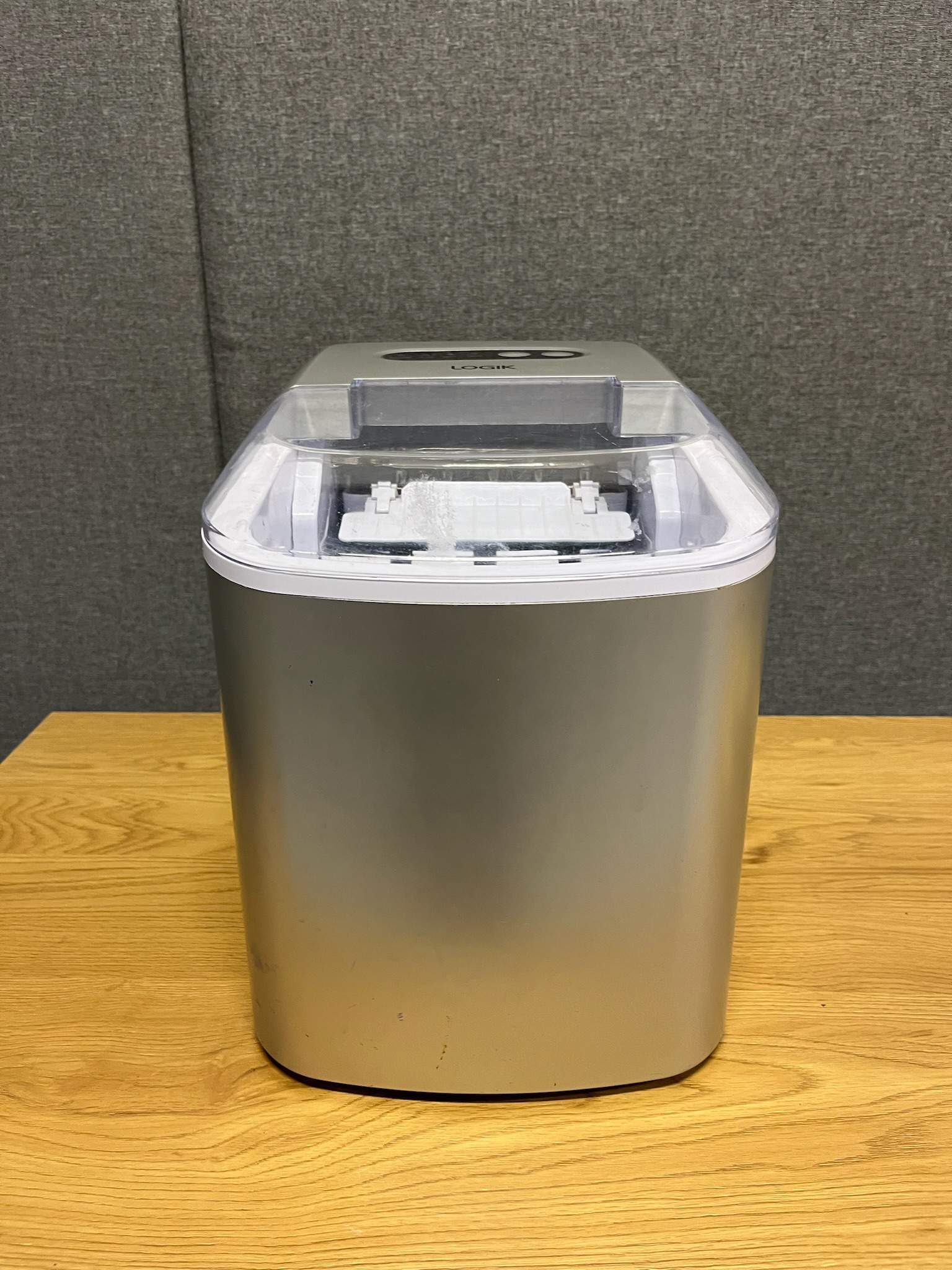 SELT / SOLD Logik klakavél, 12kg/24hr H65 x B40 x D55 sm. 2