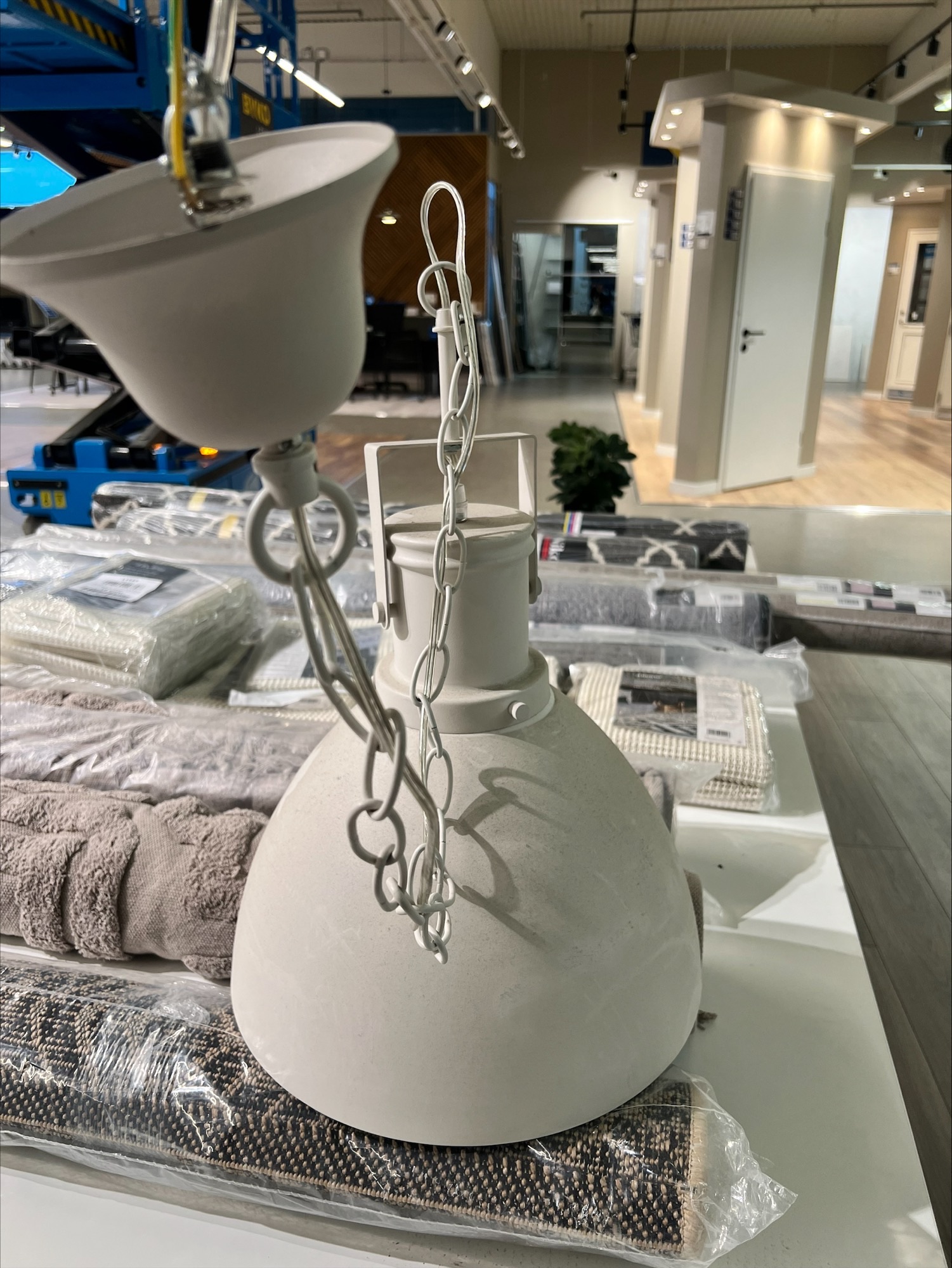 SELT / SOLD - Stór loftljós - hvít -10 stk til. 3