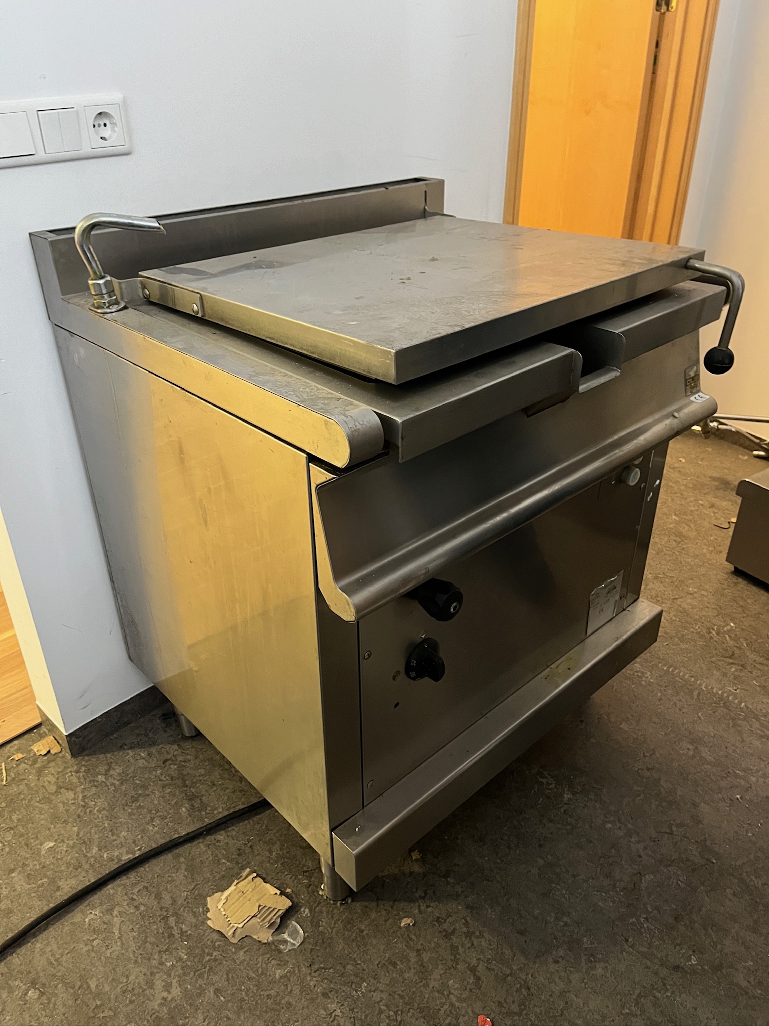 SELT / SOLD Olis veltipanna 7 kw. Breidd 80 sm. dýpt 71 sm. 2