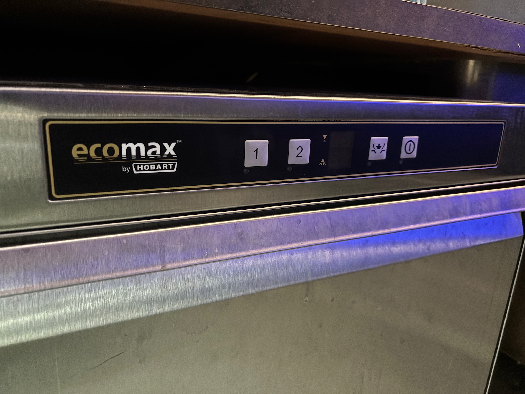 SELT / SOLD Hobart Undirborðsvél Ecomax (2021) 3