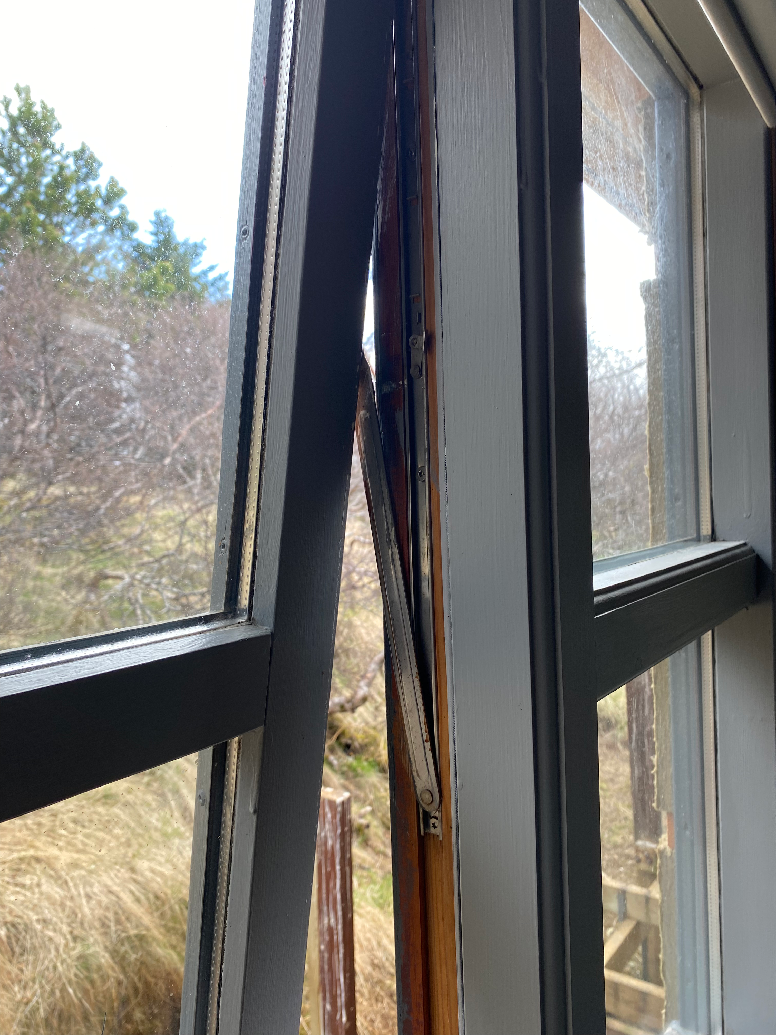 SELT / SOLD - Vandaður gluggi(nr. 10) með opnanlegu fagi, B160 x H108 sm. 7