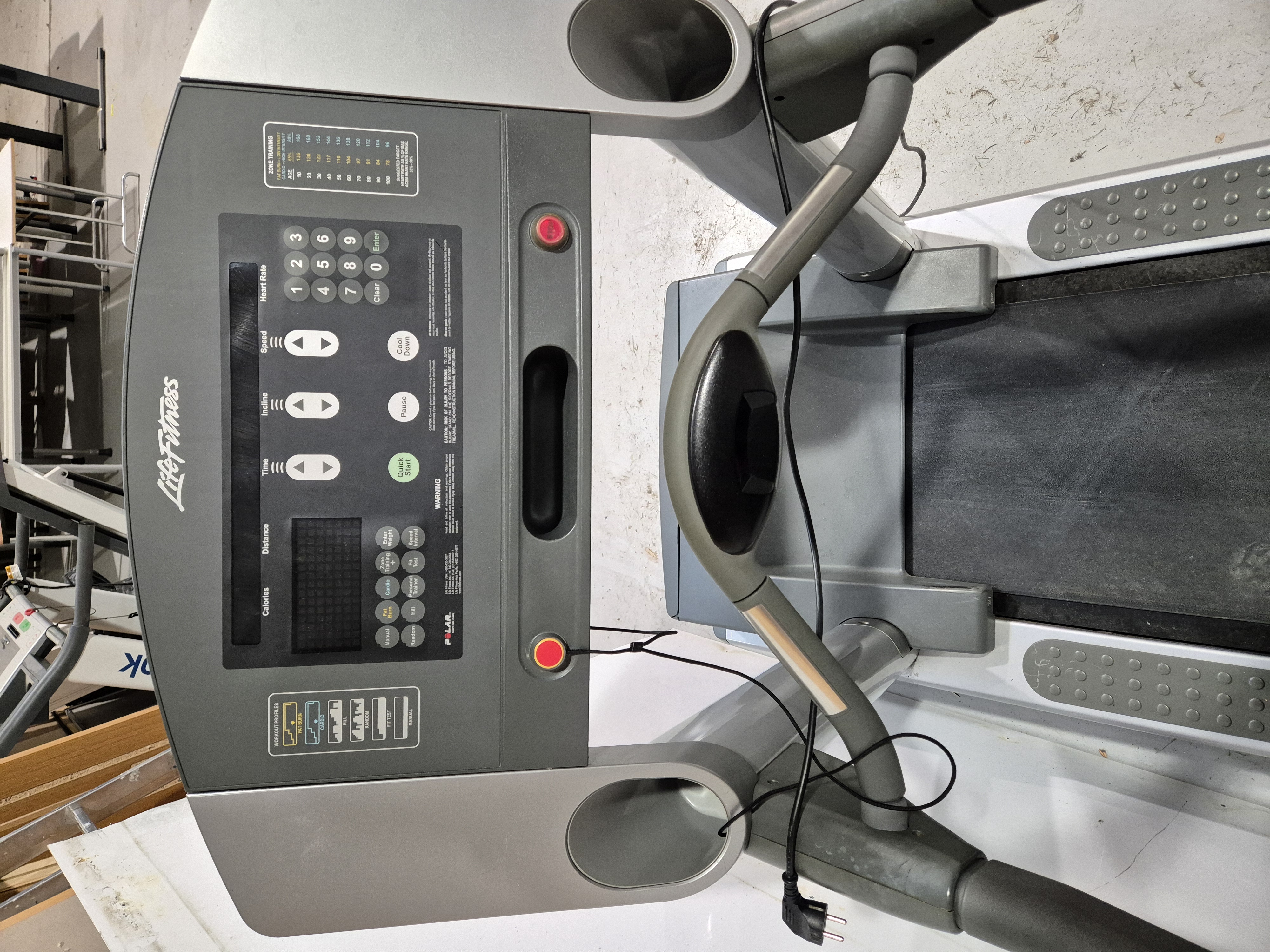 SELT / SOLD Life Fitness hlaupabretti 3