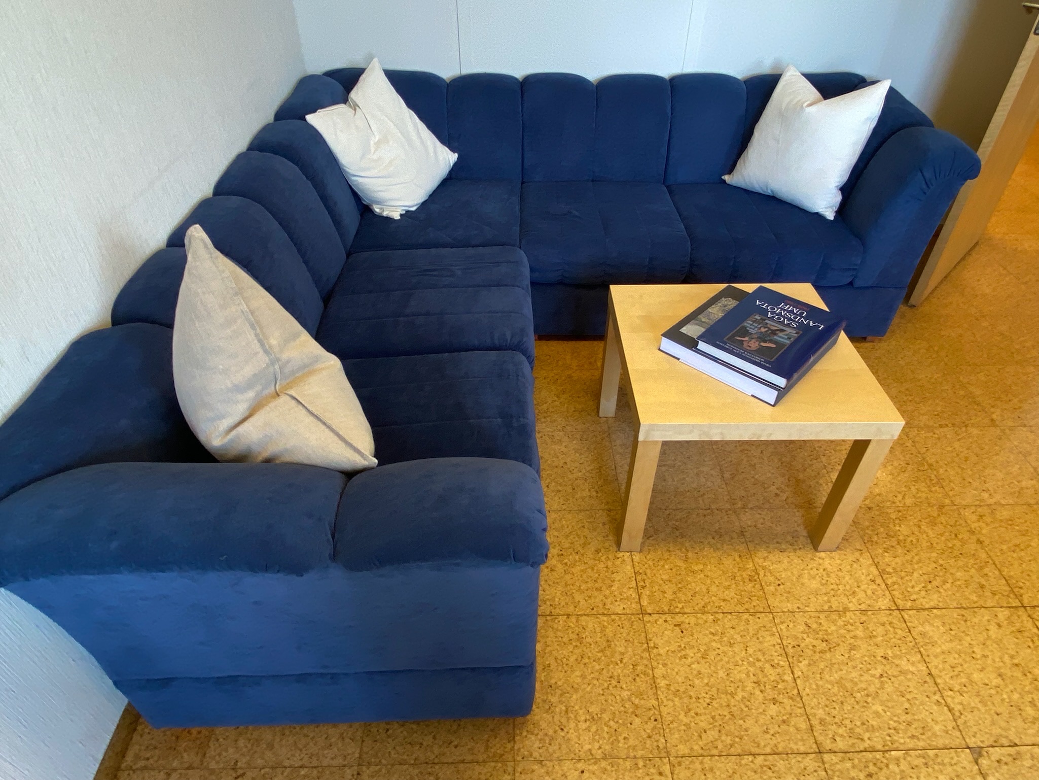 SELT / SOLD Velvet hornsófi blár 3