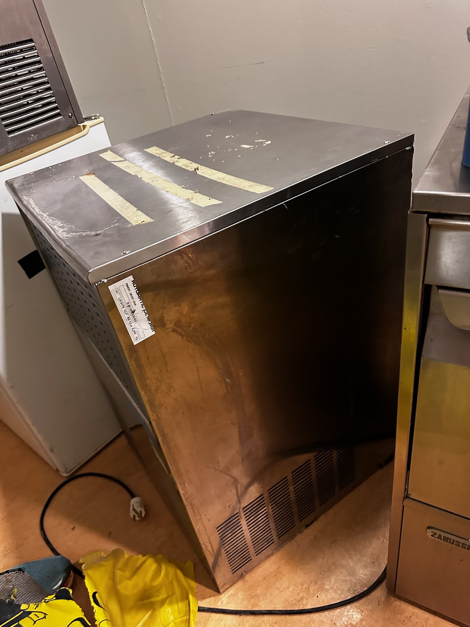 SELT / SOLD Klakavél - B53 D53 H80 - Kælitækni - Pnr. 101 7