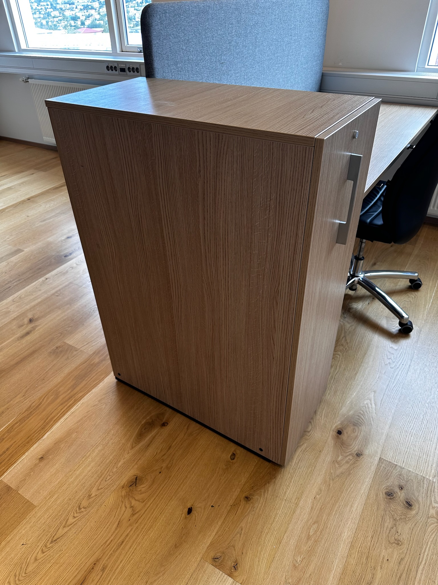 SELT / SOLD Fansa turnskápur með læsingu frá Pennanum 4