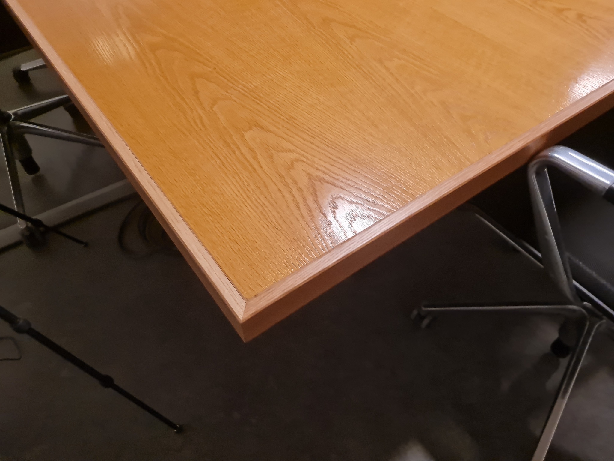 SELT / SOLD - Glæsilegt fundarborð - 280 x 150 - 8 til 10 manna 4