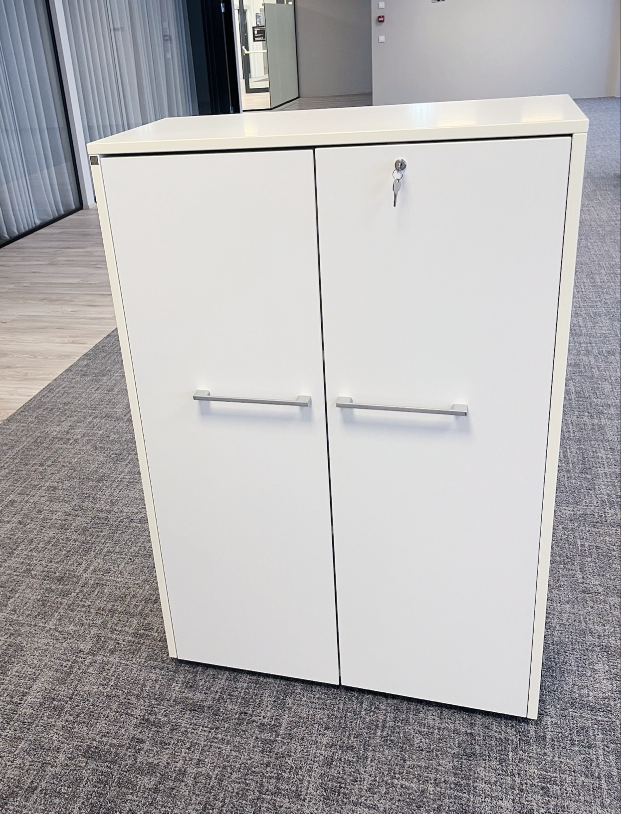 SELT / SOLD Cube skápur hvítur