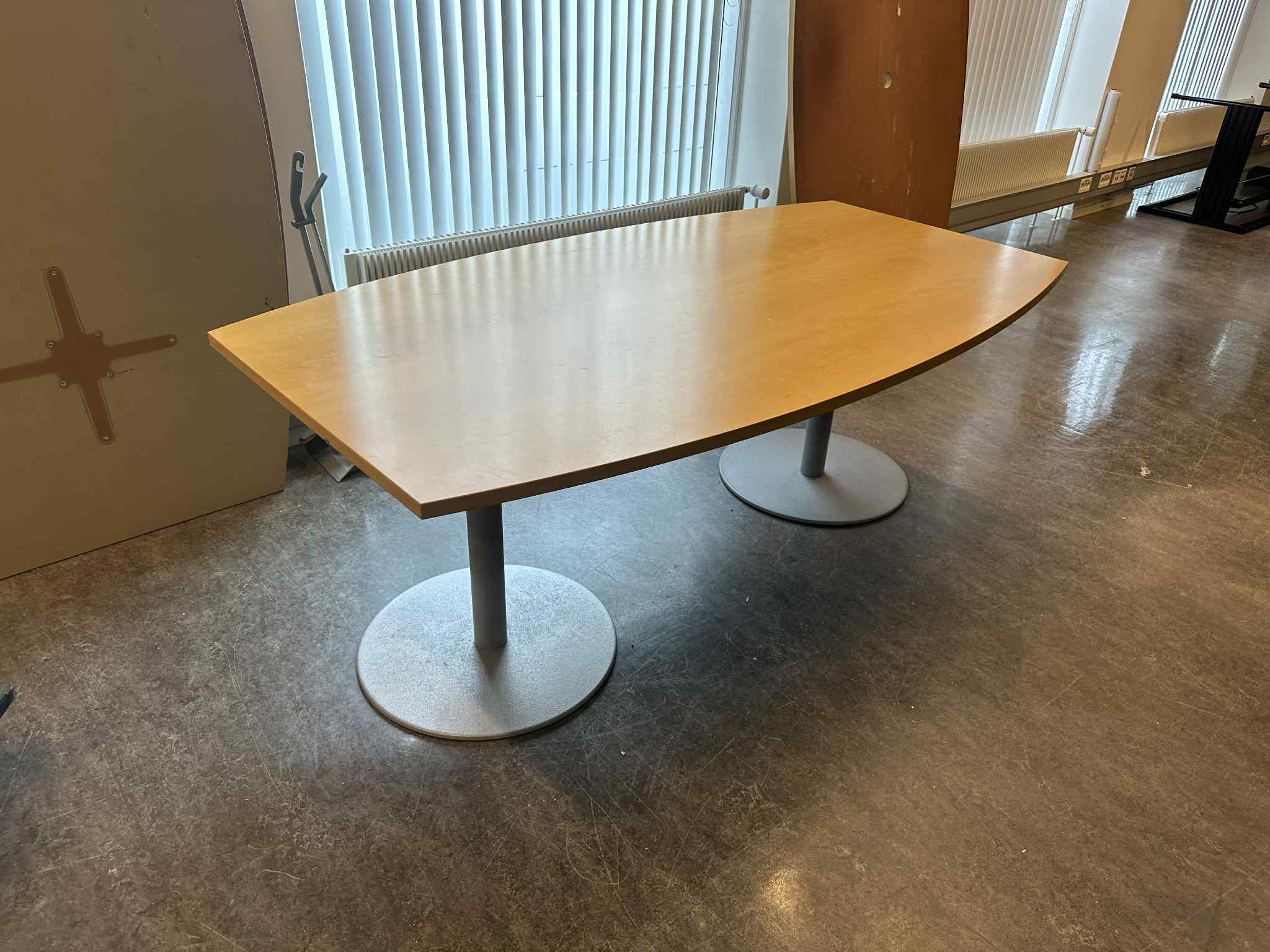 SELT / SOLD Fundarborð 6-8 manna 200x110sm. 4