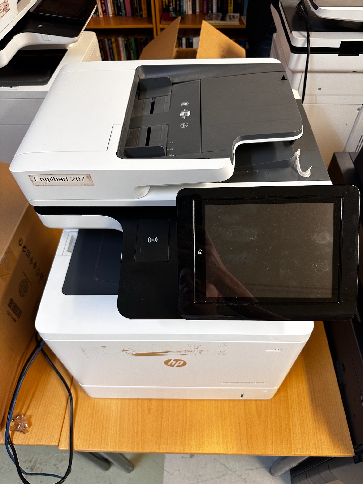 HP prentari Color LaserJet Managed MFP M577m 4