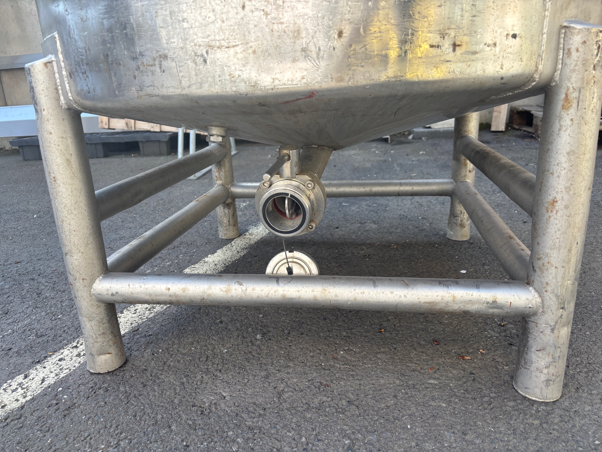 SELT / SOLD Ryðfrír tankur, 300 lítrar 6