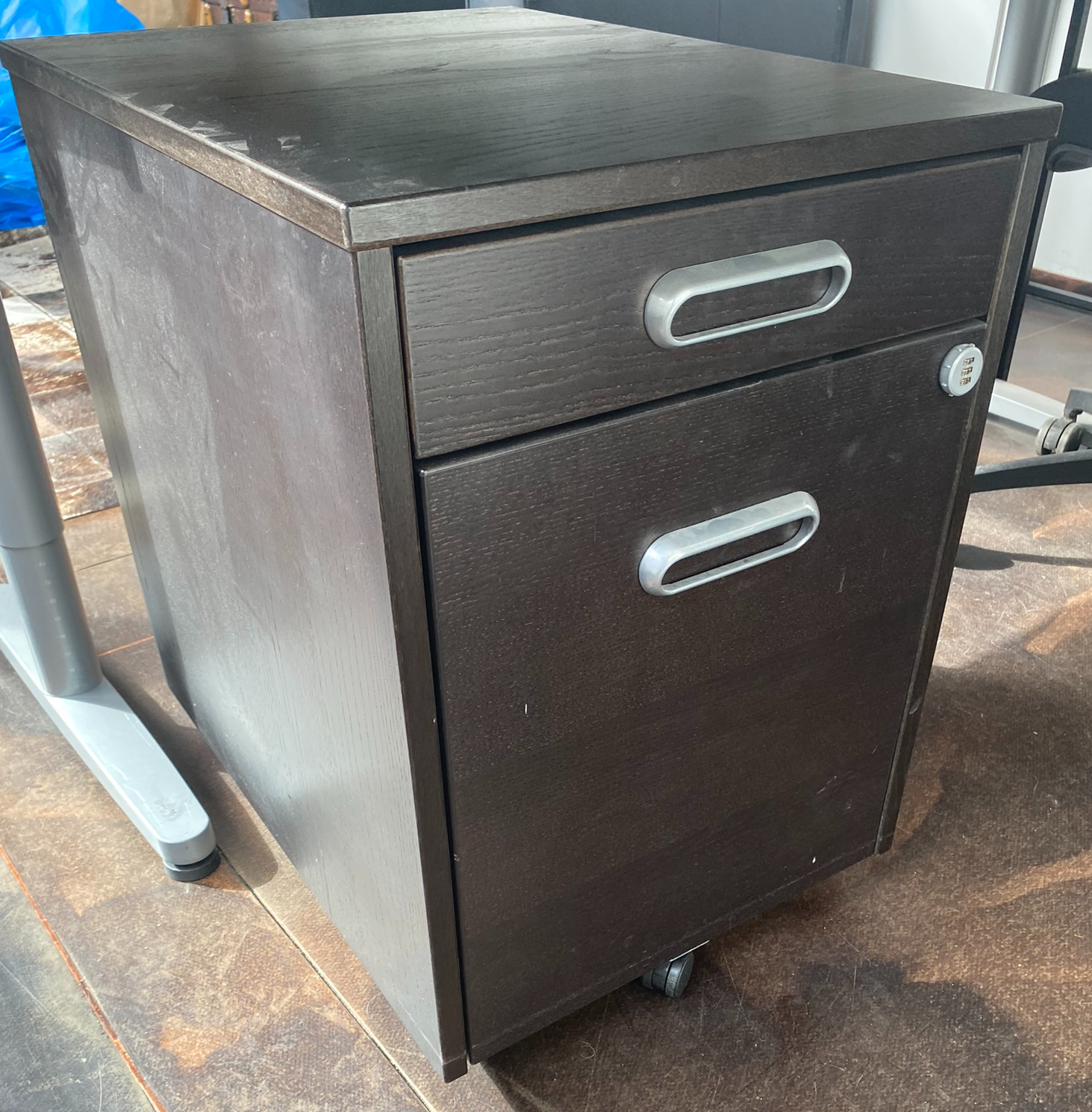 SELT / SOLD - IKEA skrifstofukálfar (2 stk.)