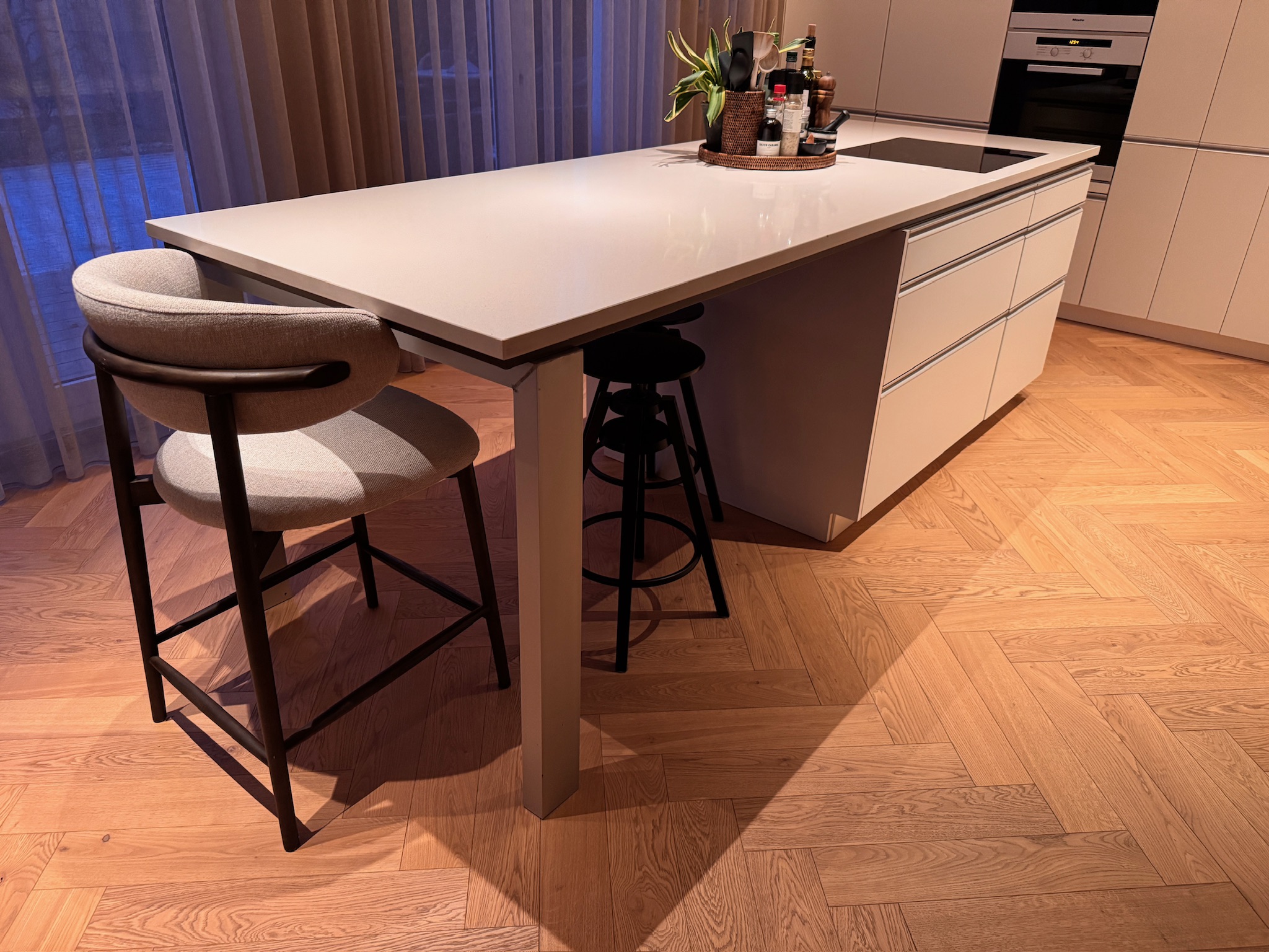 SELT / SOLD Alno eldhúseyja með helluborði 2
