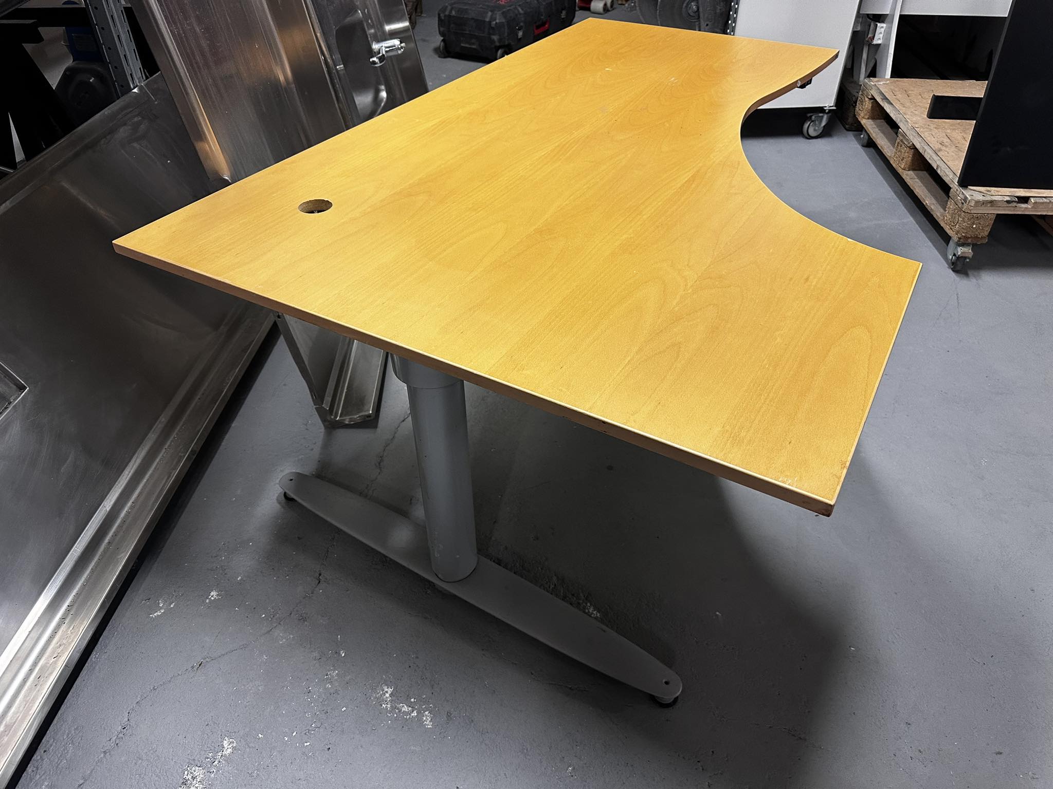 SELT / SOLD - Rafmagnsborð með blygðunarspjaldi - Reykjanesbær 180*120 4