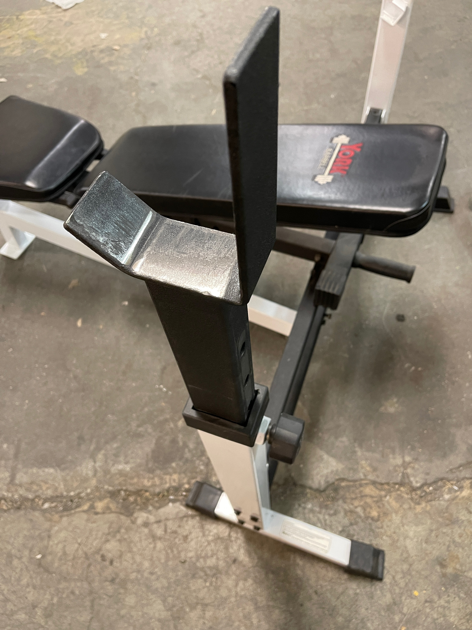 Selt - York Fitness lyftingabekkur 6
