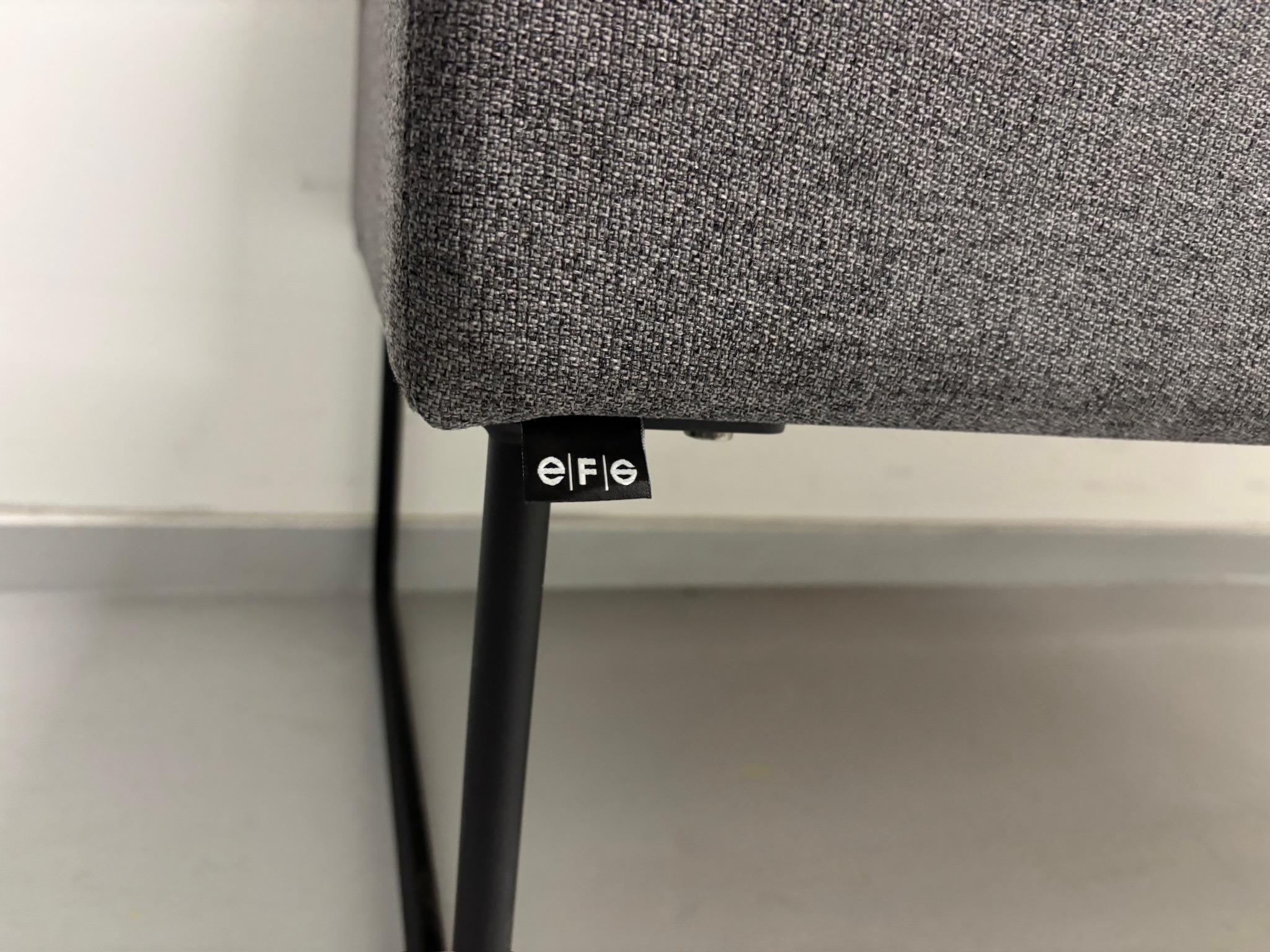 SELT / SOLD EFG sófi 2ja sæta frá A4, B120xD58xH46 sm. 4