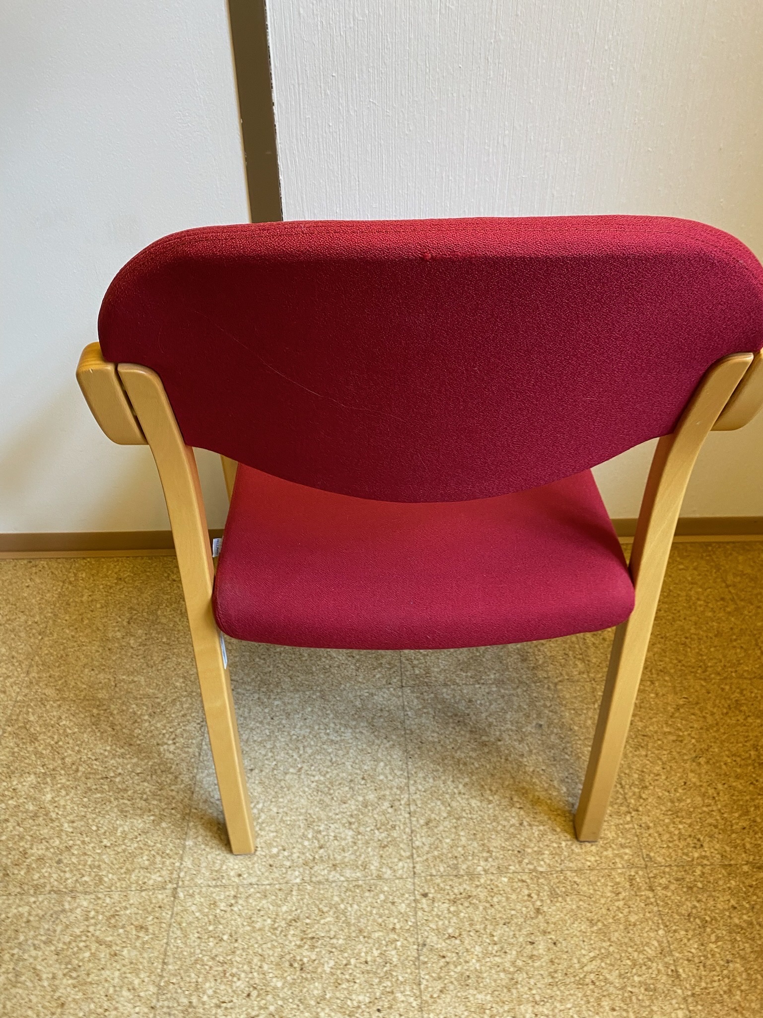 SELT / SOLD Helland fundarsetustólar - staflanlegir 3