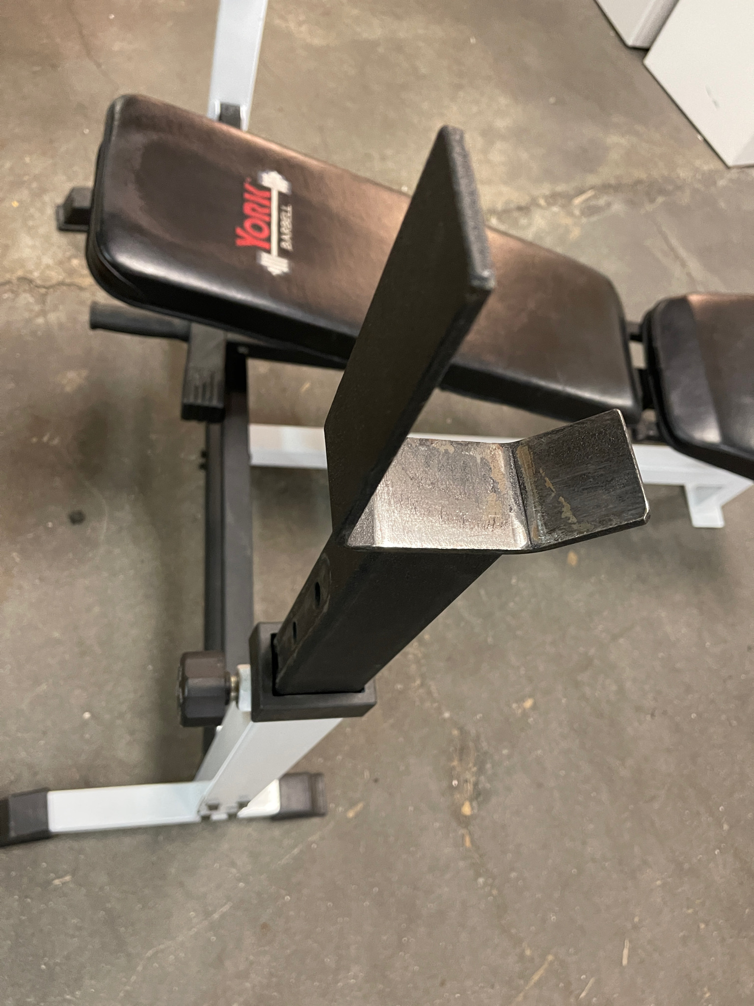 Selt - York Fitness lyftingabekkur 8