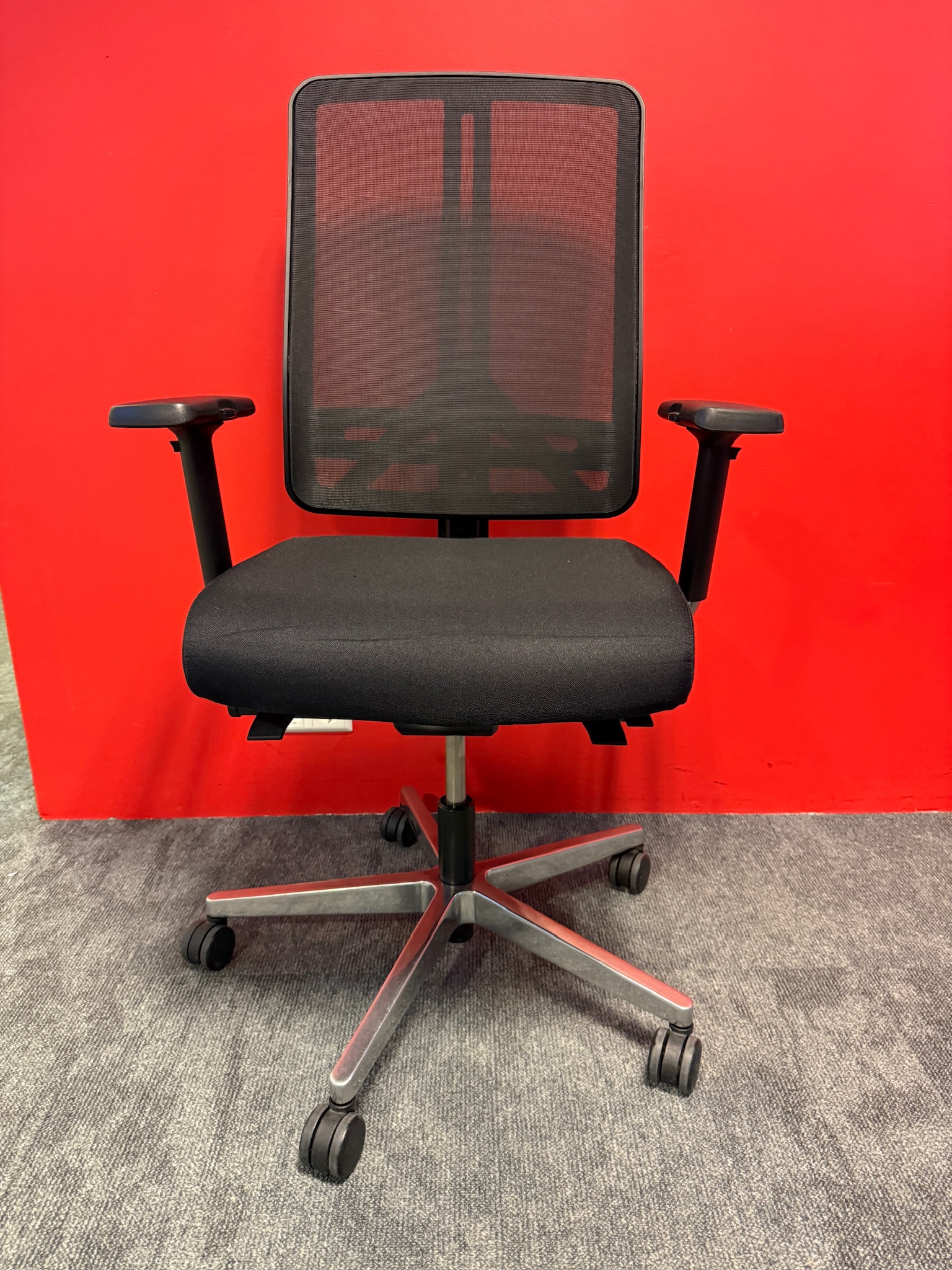 SELT / SOLD RIM skrifborðstóll frá Pennanum - PLAY 2