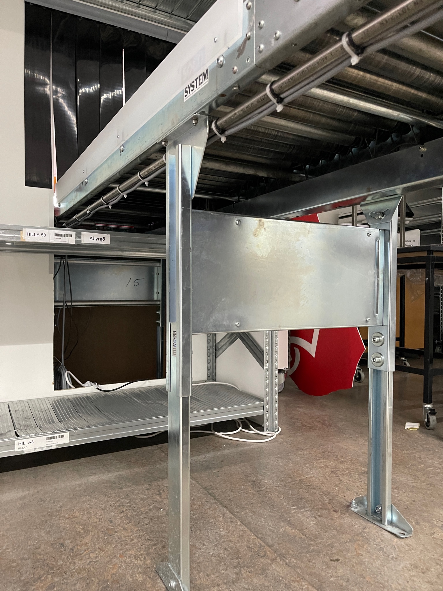 SELT / SOLD Soco System rafdrifið færiband m.snertirofa, L305xB57sm. 2