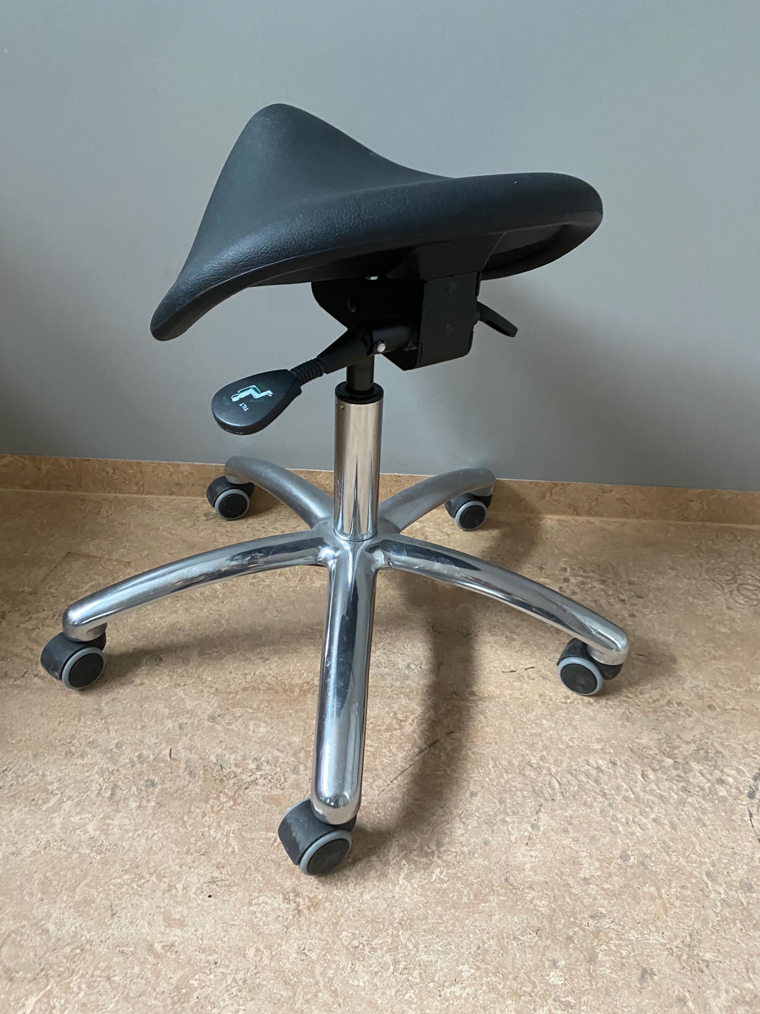 SELT / SOLD "Derby" Söðulstóll 2