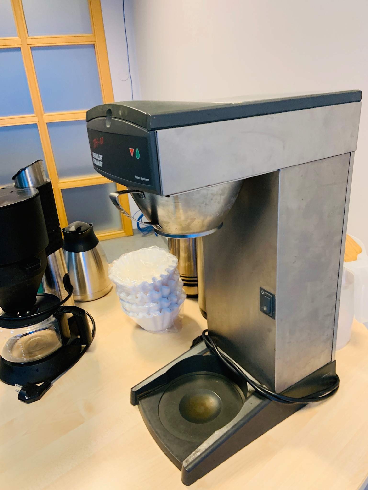 Selt-Bravilor Bonamat TH-10 og Severin kaffivél Café Caprice 4