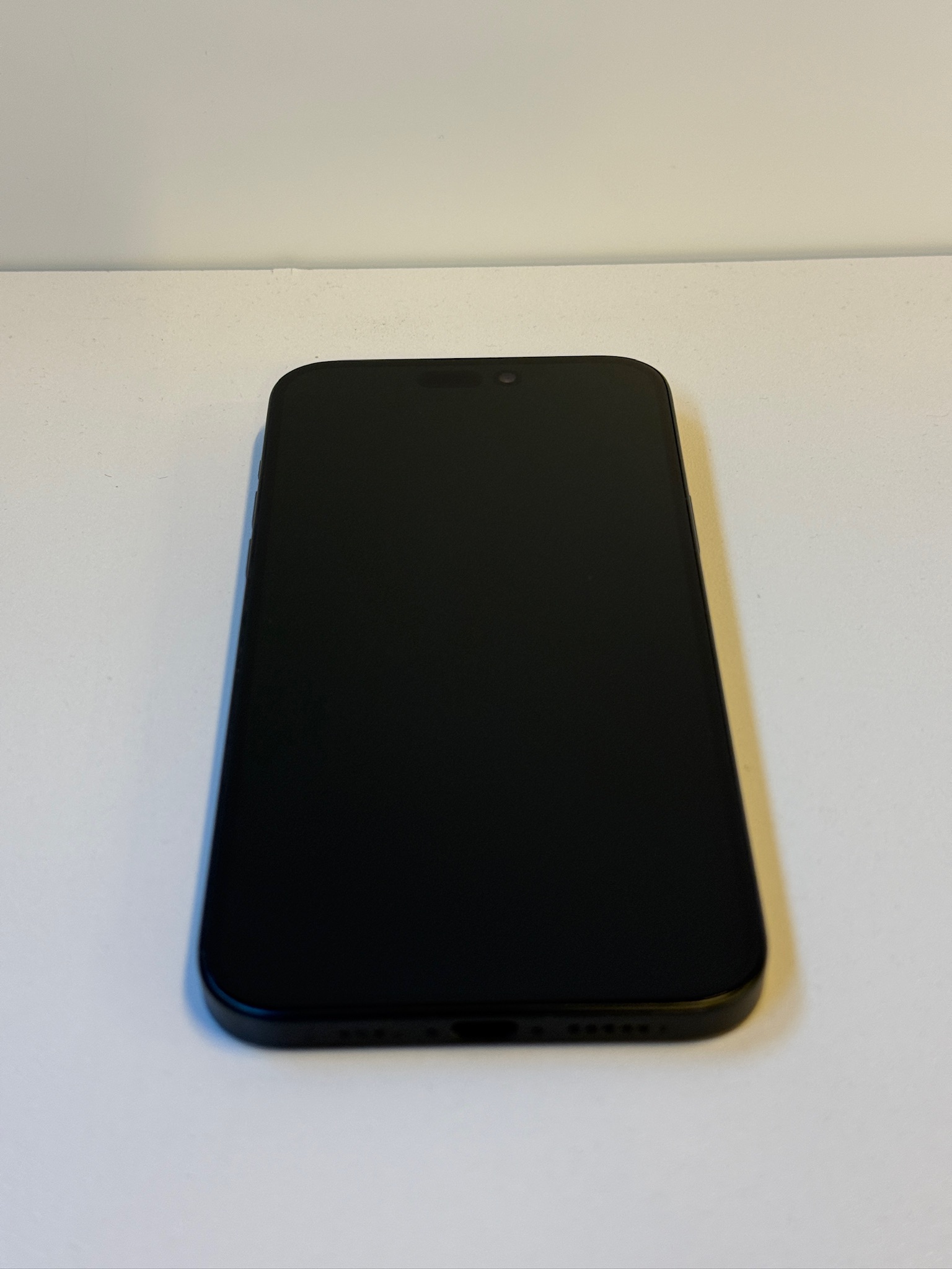 SELT / SOLD Apple iPhone 15 Plus, 128GB 3