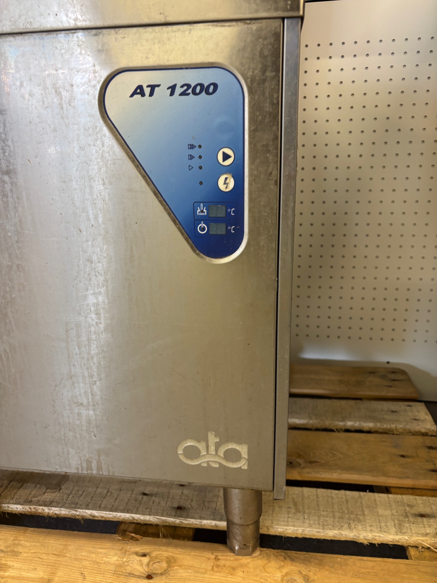 SELT / SOLD ATA-AT1200 húddvél 10 kw. 6